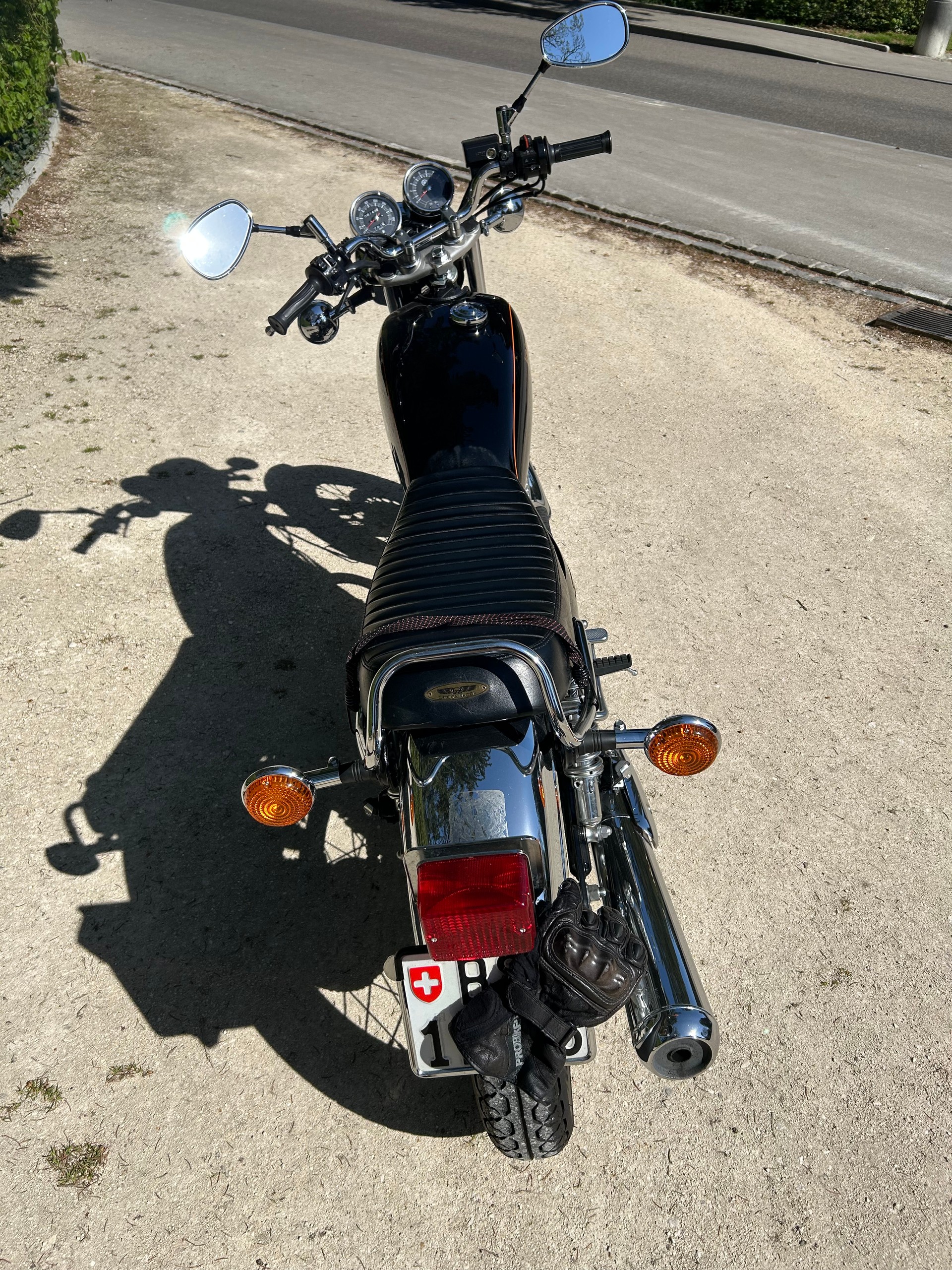 YAMAHA SR 400-image-2