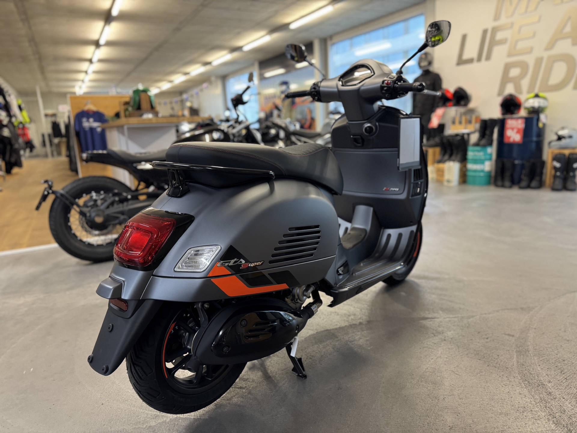 PIAGGIO Vespa GTS 310-image-3