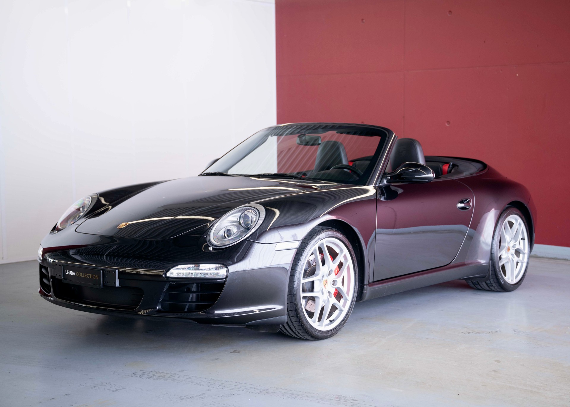 PORSCHE 911 Cabrio Carrera S (2nd hand, manual transmission, fantastic condition, low mileage, Porsche Exclusive options)-image-4