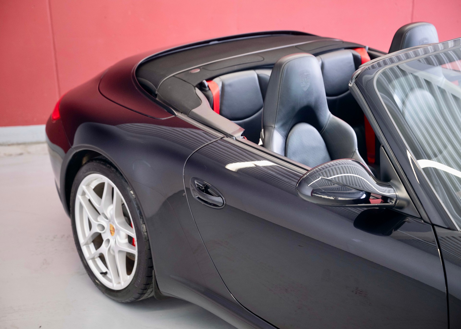 PORSCHE 911 Cabrio Carrera S (2nd hand, manual transmission, fantastic condition, low mileage, Porsche Exclusive options)-image-11