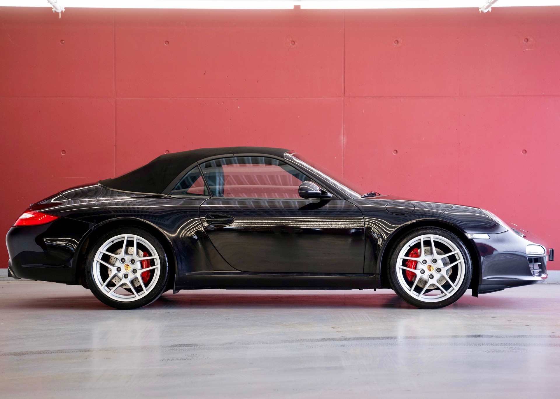 PORSCHE 911 Cabrio Carrera S (2nd hand, manual transmission, fantastic condition, low mileage, Porsche Exclusive options)-image-6