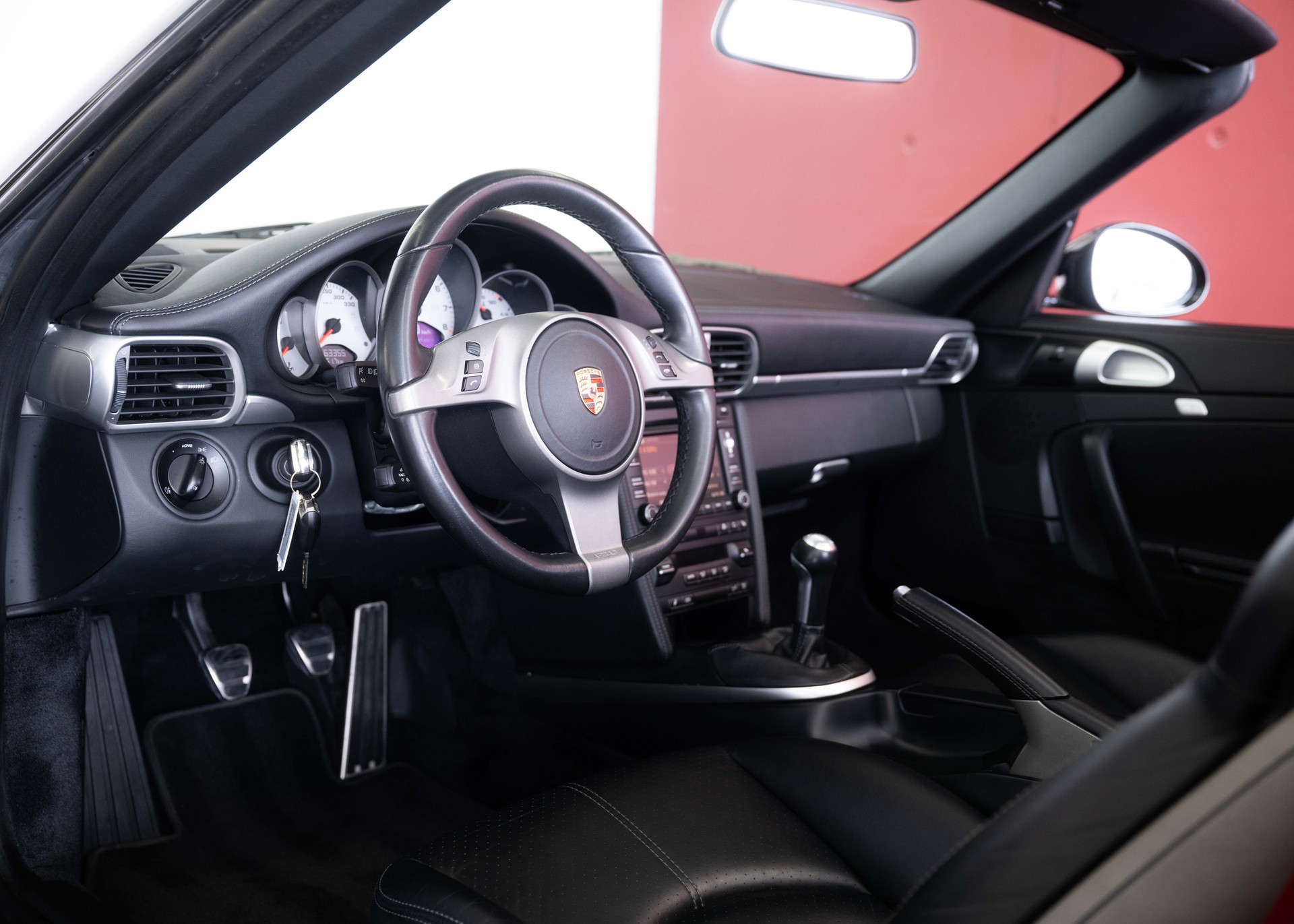 PORSCHE 911 Cabrio Carrera S (2nd hand, manual transmission, fantastic condition, low mileage, Porsche Exclusive options)-image-18