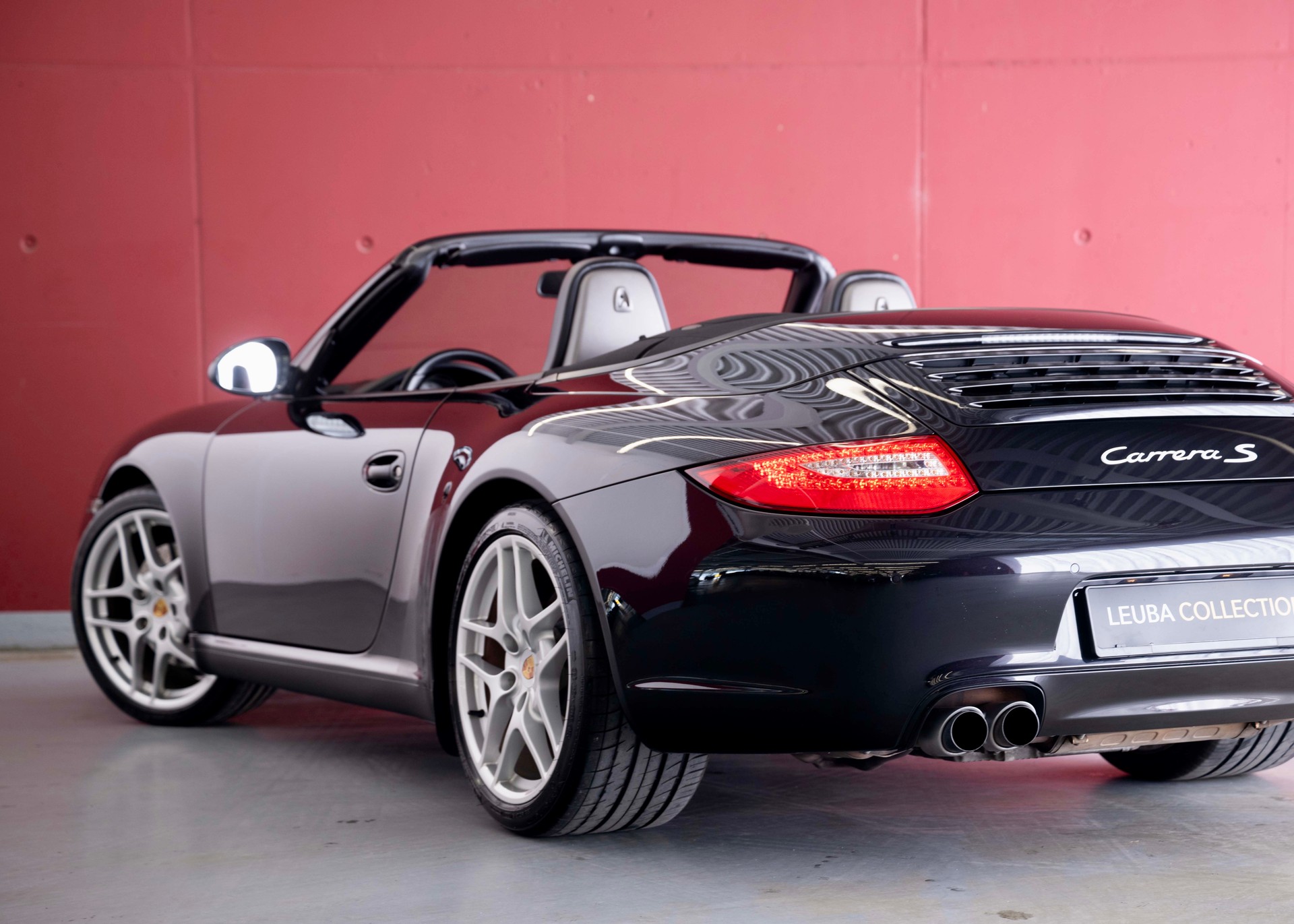 PORSCHE 911 Cabrio Carrera S (2nd hand, manual transmission, fantastic condition, low mileage, Porsche Exclusive options)-image-13