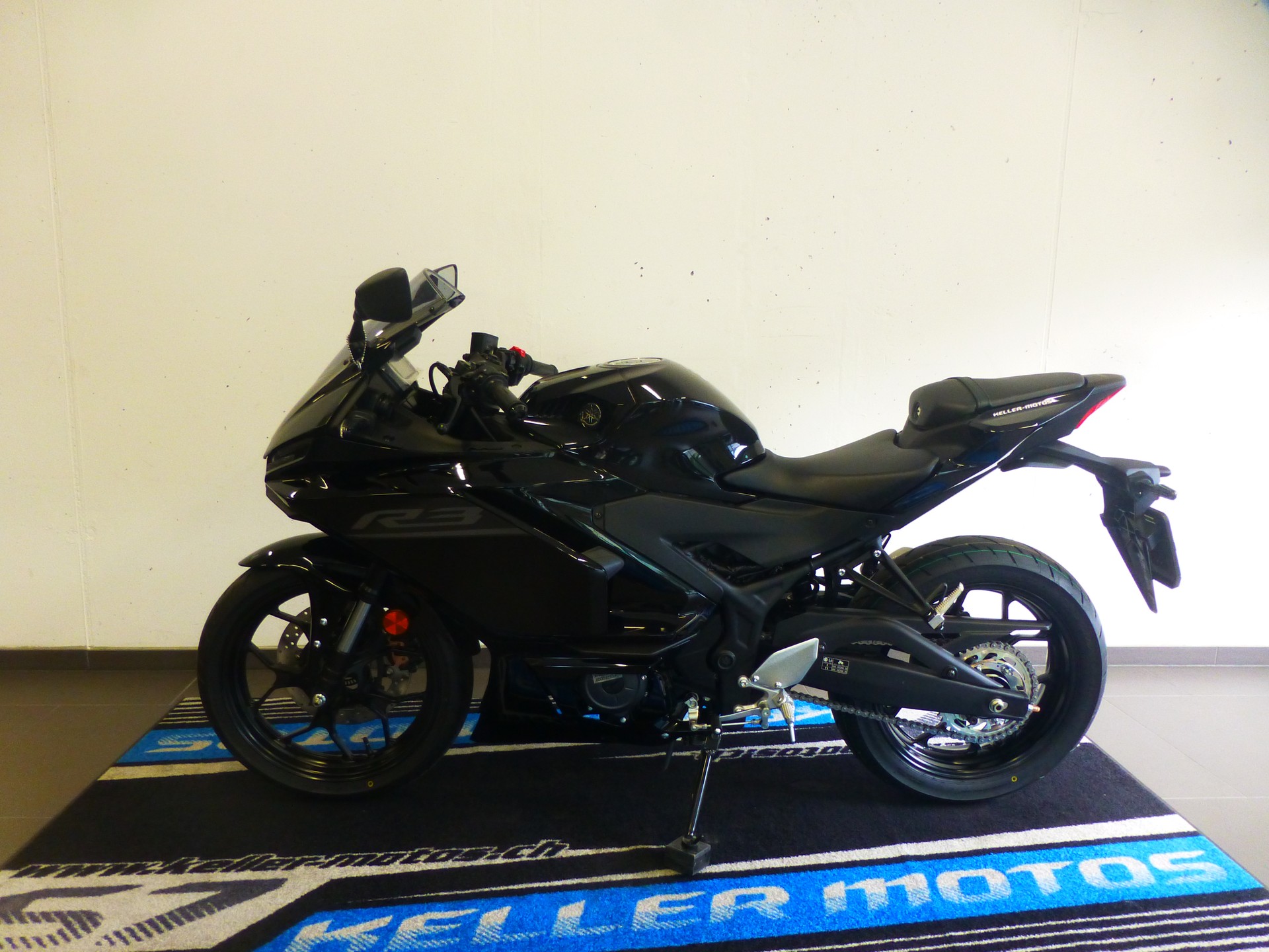 YAMAHA YZF-R3-image-1