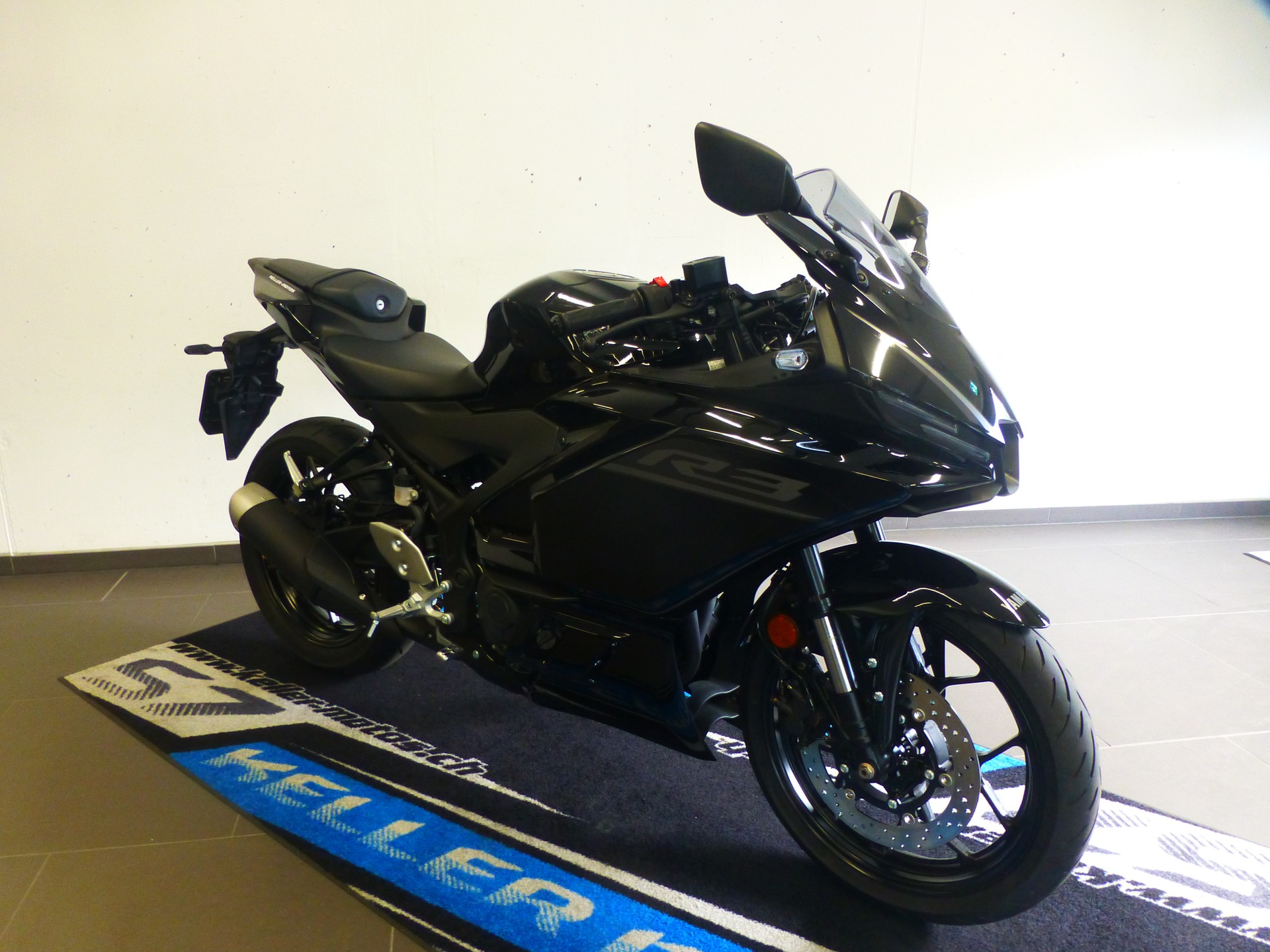 YAMAHA YZF-R3-image-2