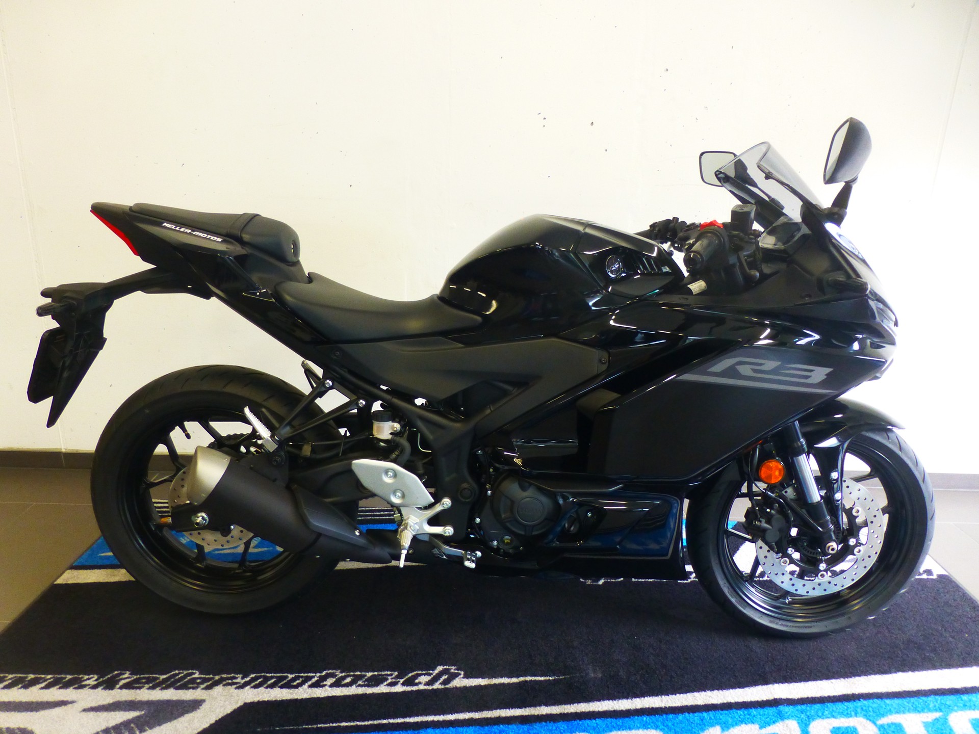 YAMAHA YZF-R3-image-0