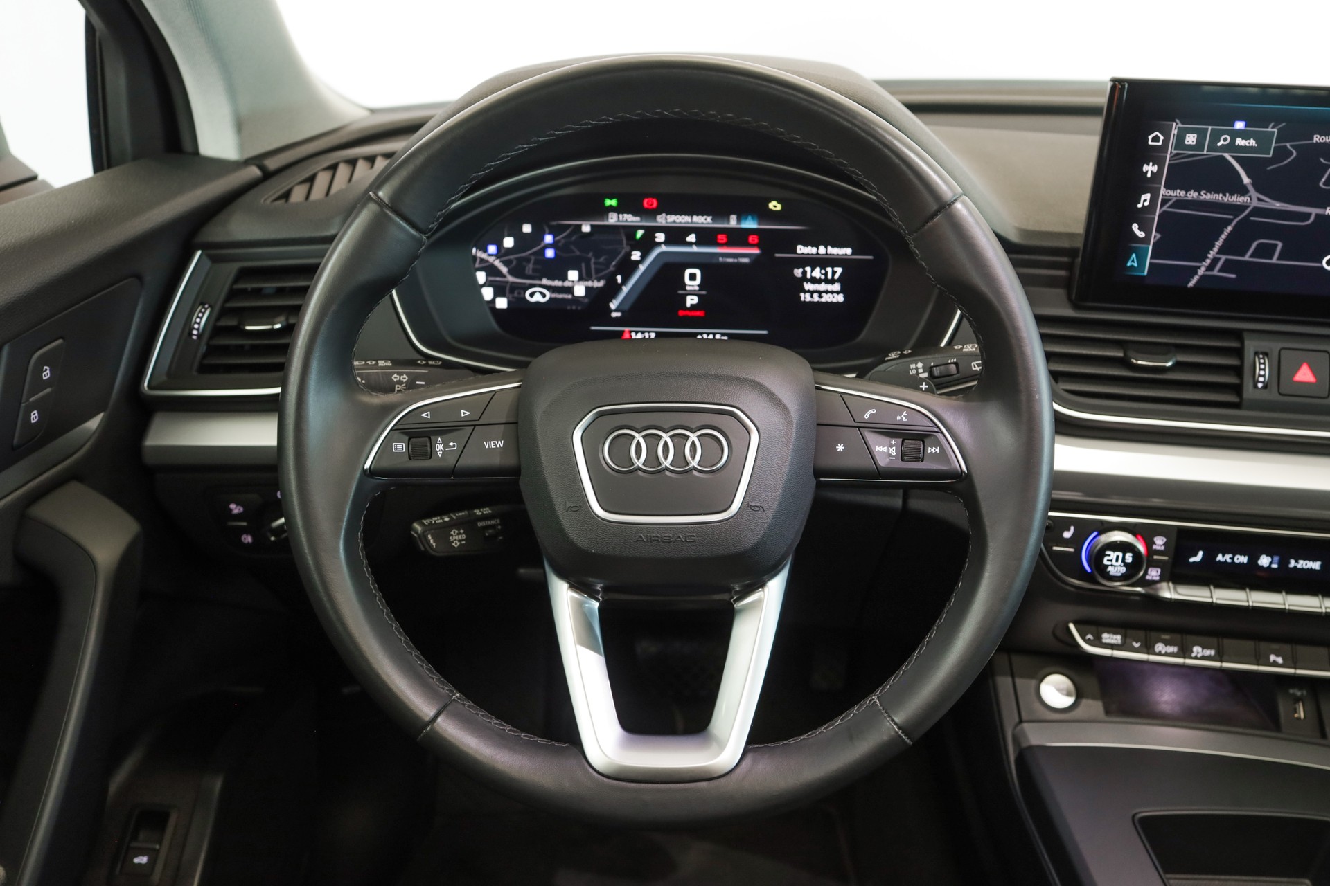 AUDI Q5 40 TDI Black Edition quattro S-tronic-image-8