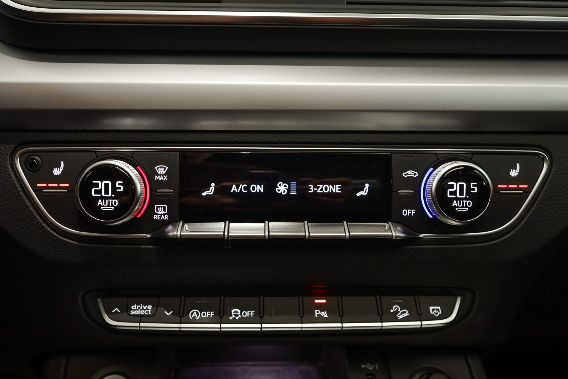 AUDI Q5 40 TDI Black Edition quattro S-tronic-image-16