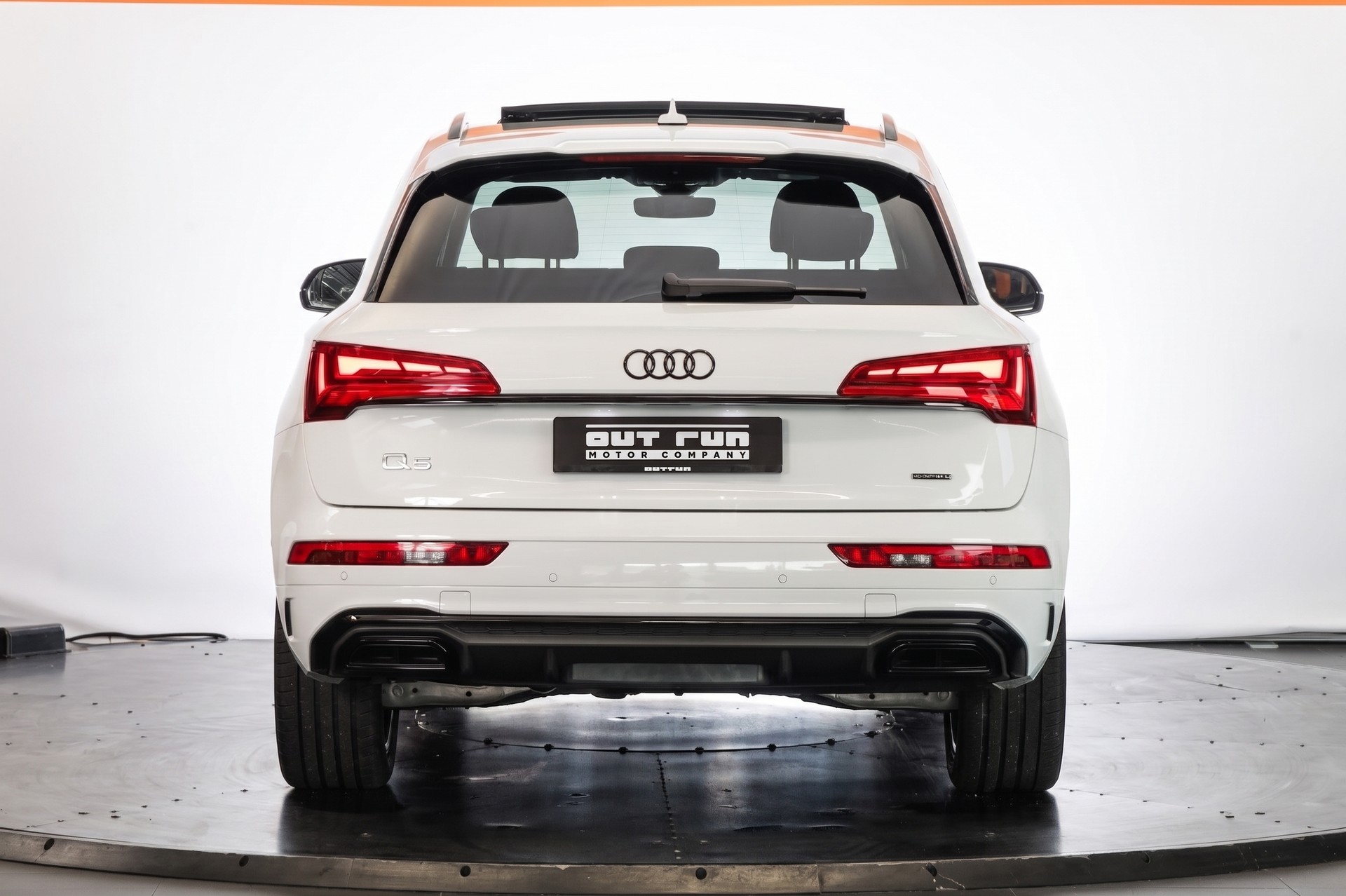 AUDI Q5 40 TDI Black Edition quattro S-tronic-showroom-element-2