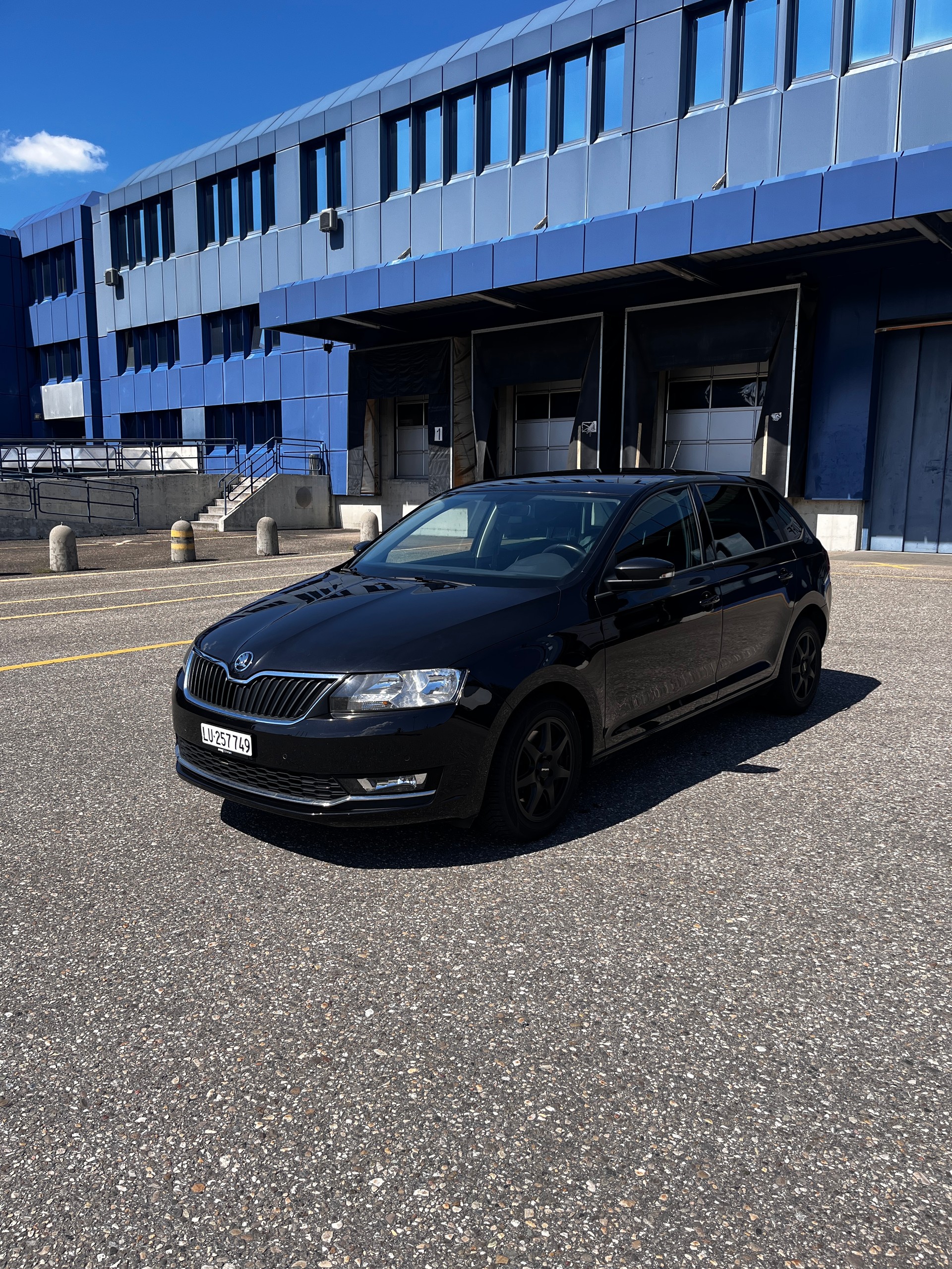 SKODA 1.4 TSI Ambition DSG-image-1
