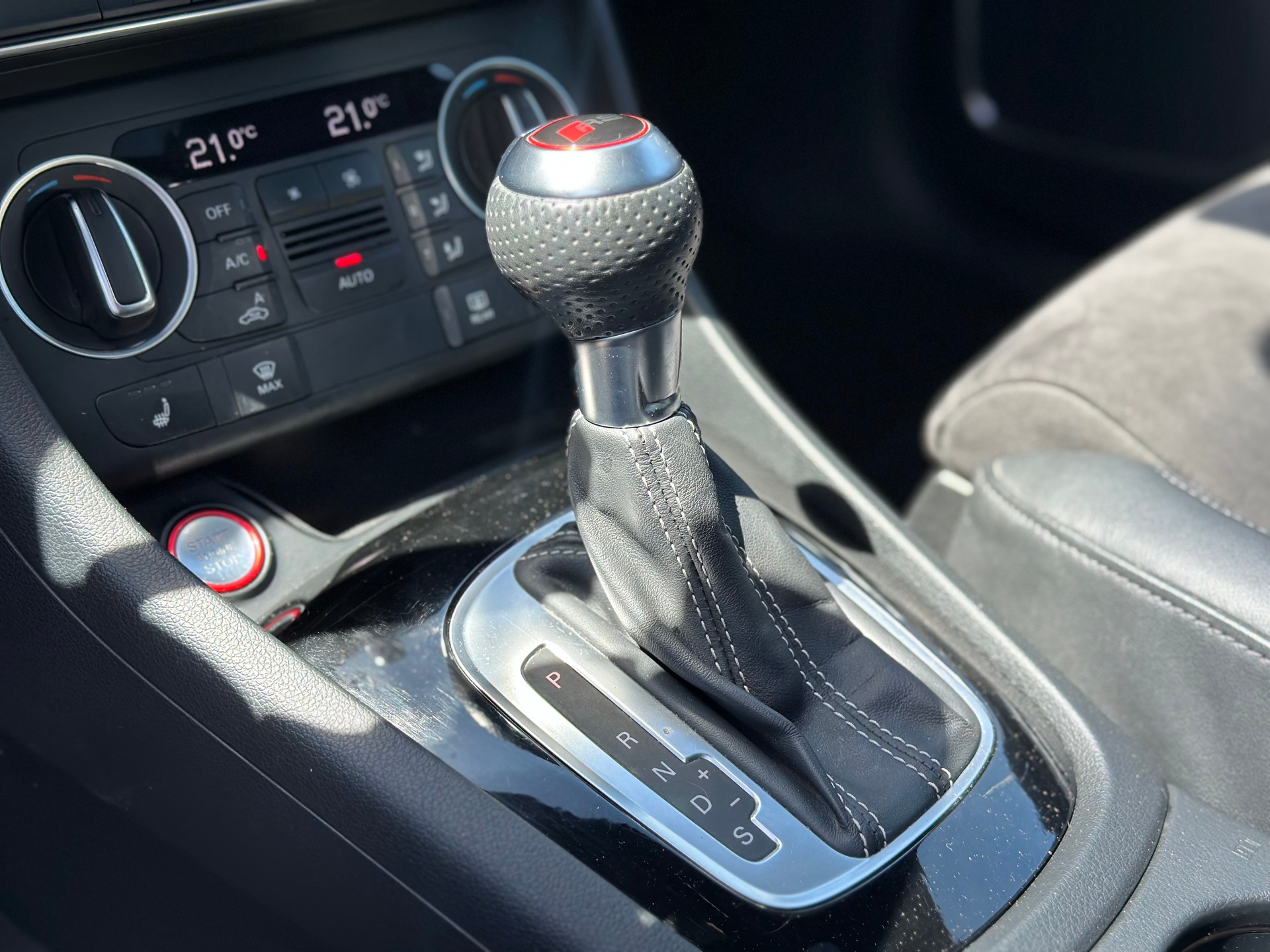 AUDI RS Q3 2.5 TFSI quattro S-tronic 408CV-image-23
