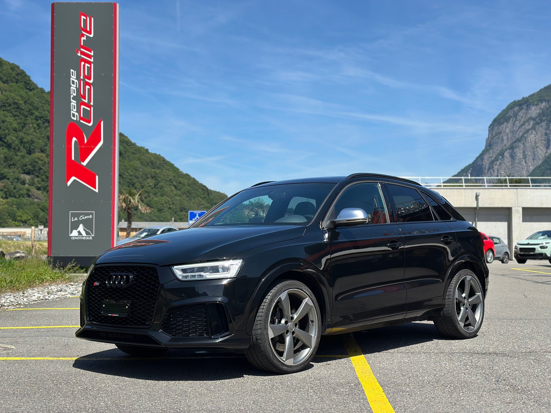 AUDI RS Q3 2.5 TFSI quattro S-tronic 408CV-showroom-element-2