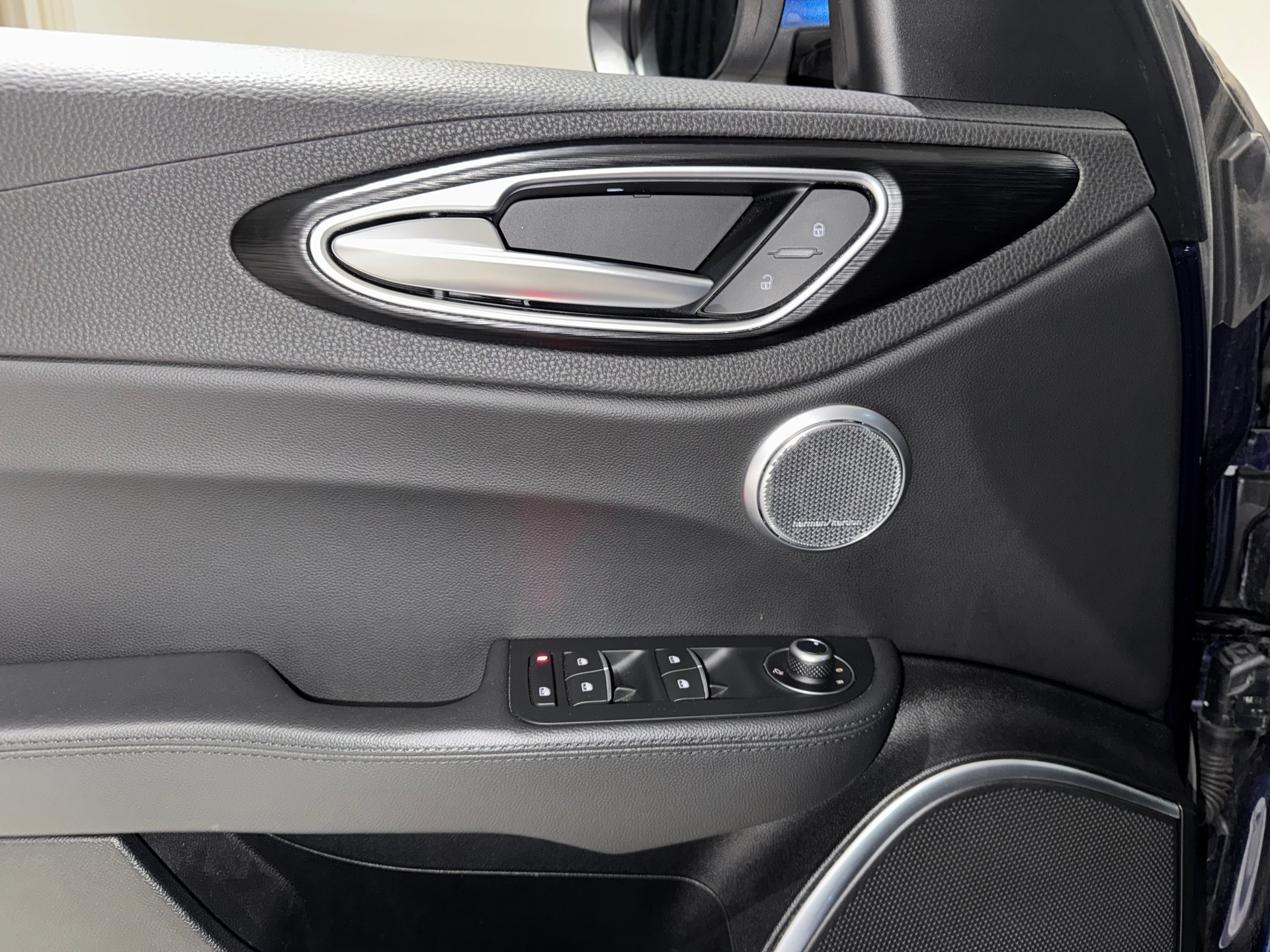 ALFA ROMEO Giulia 2.0 Super Automatic | CH |-image-15