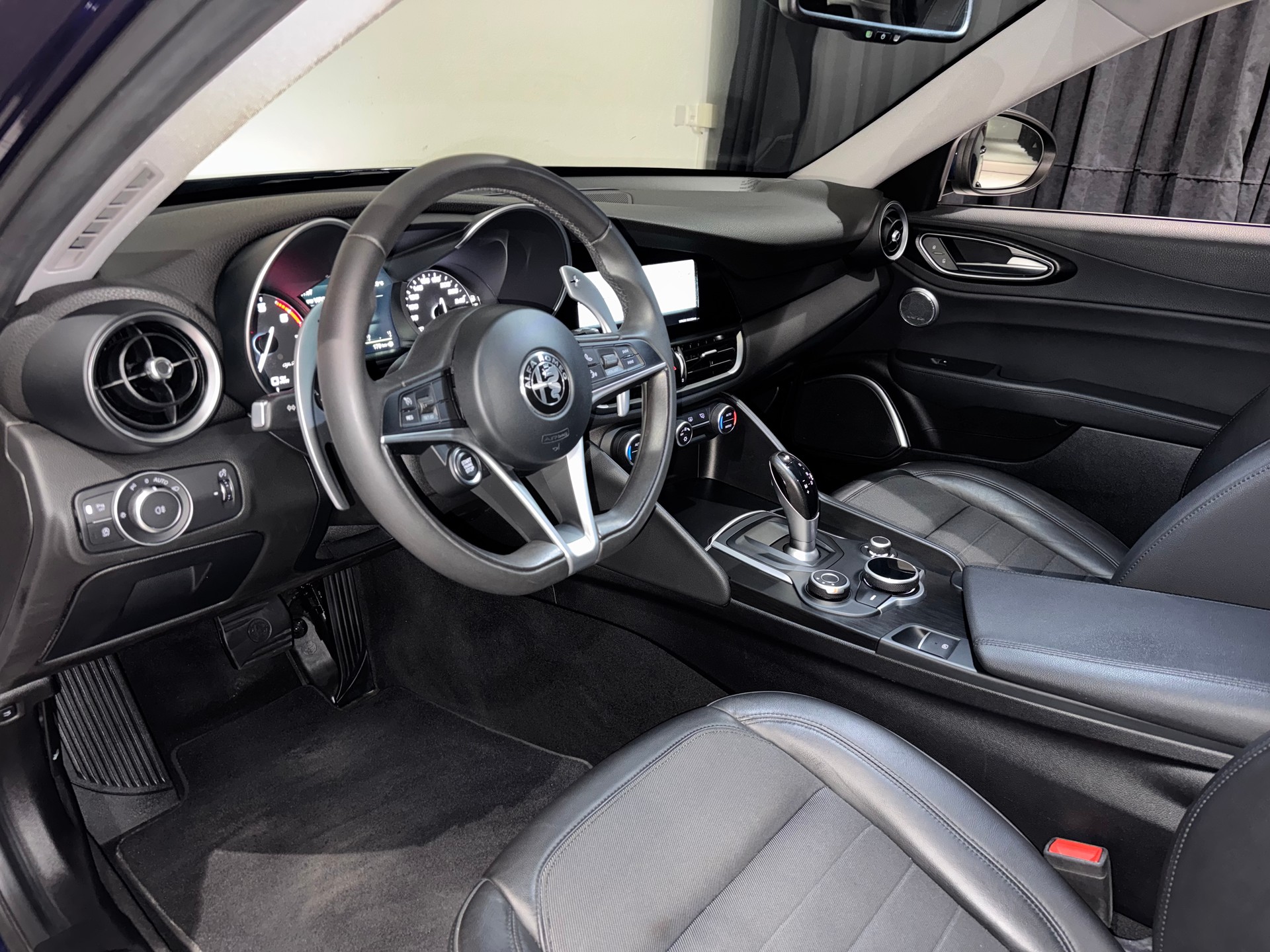 ALFA ROMEO Giulia 2.0 Super Automatic | CH |-image-11