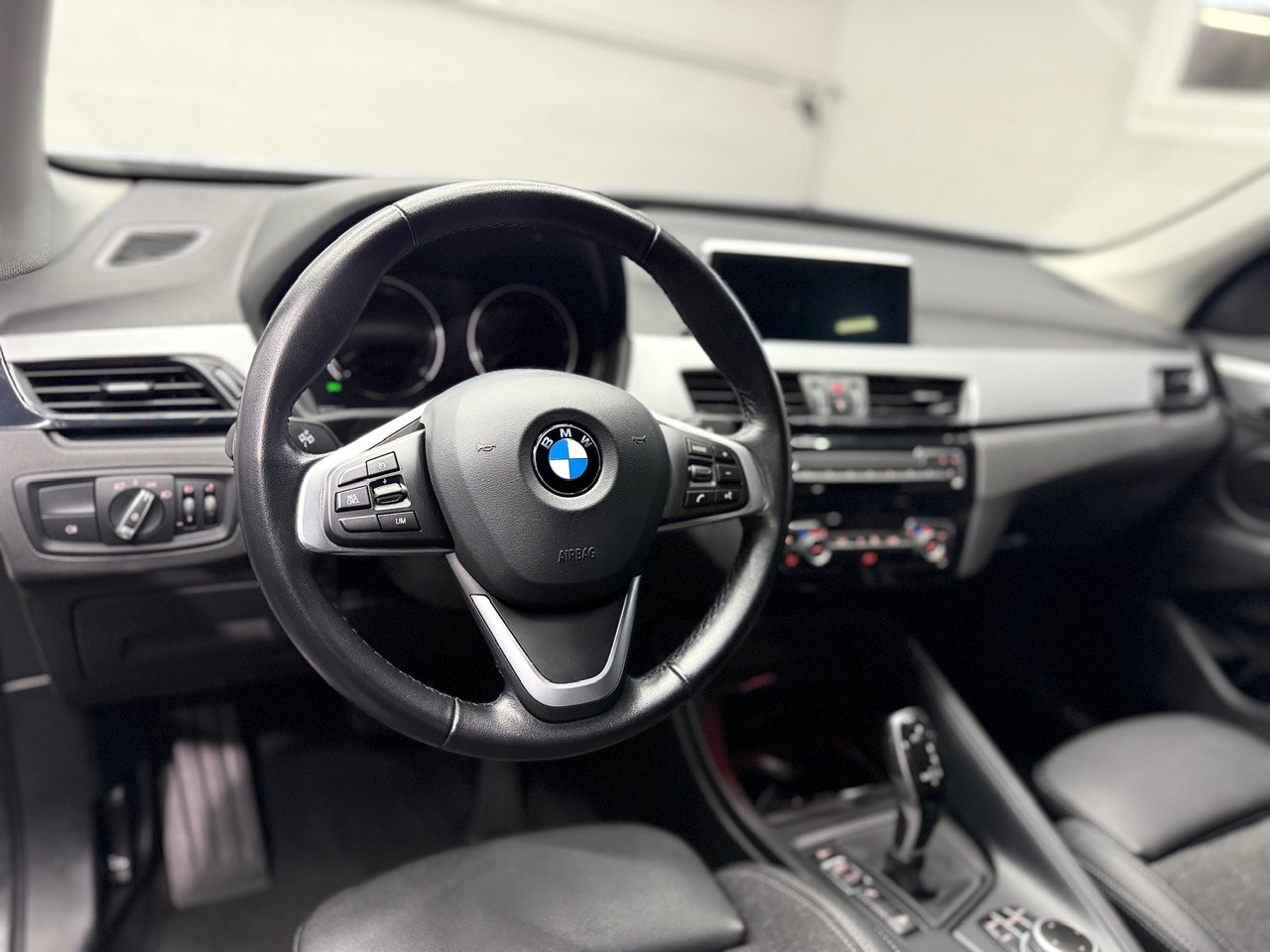BMW X1 xDrive 18d Steptronic | Rückfahrkamera | PDC | Leder-image-12
