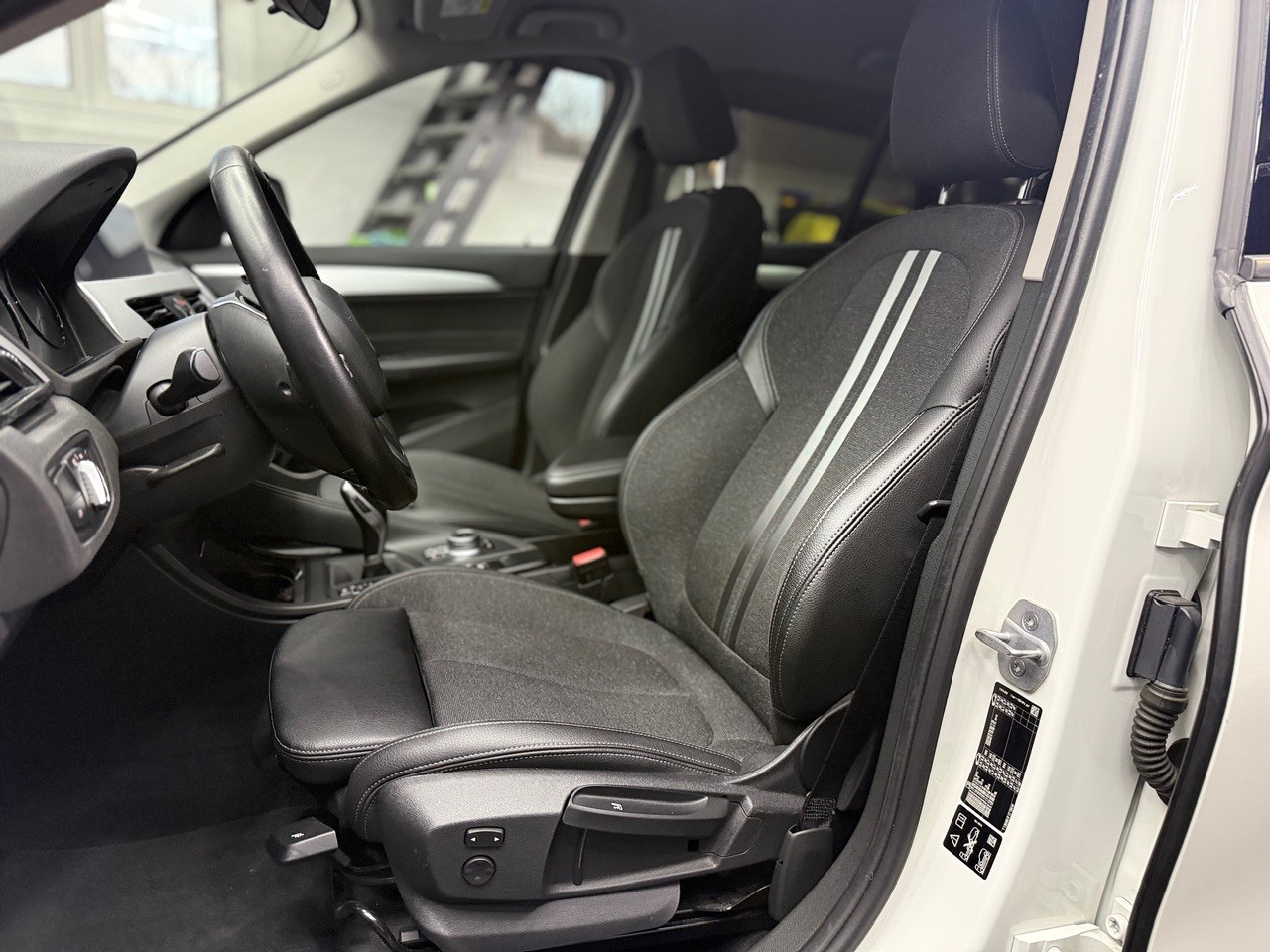 BMW X1 xDrive 18d Steptronic | Rückfahrkamera | PDC | Leder-image-13