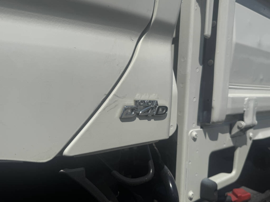 TOYOTA Dyna 100 3.0 D-4D-image-13