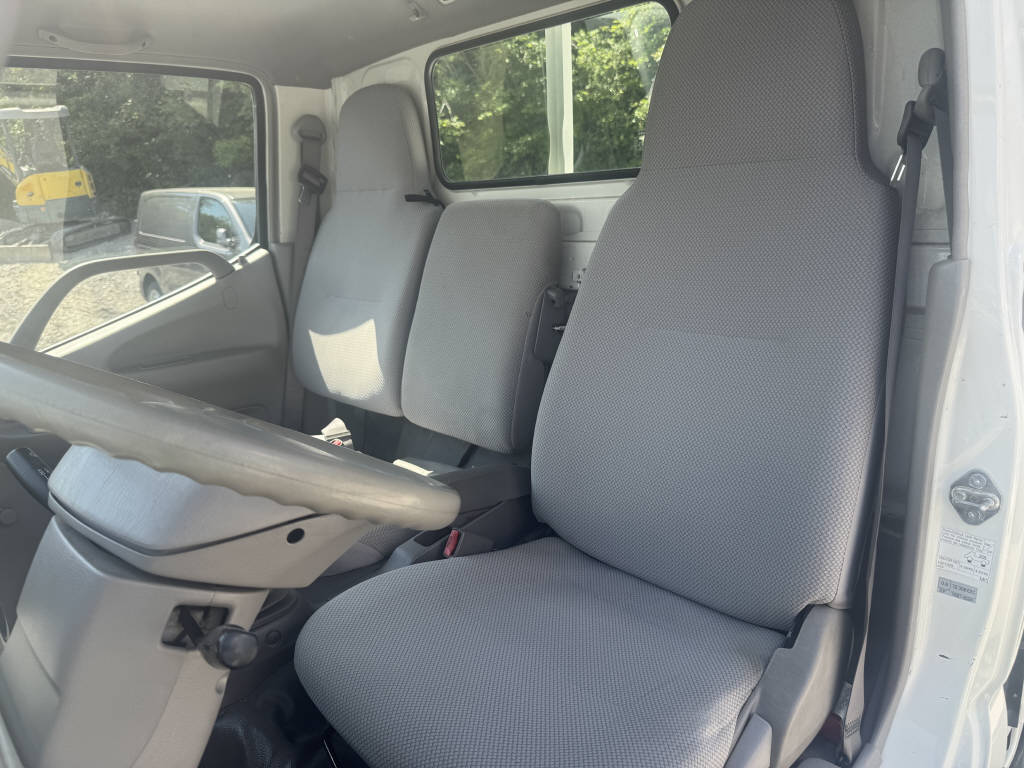 TOYOTA Dyna 100 3.0 D-4D-image-6