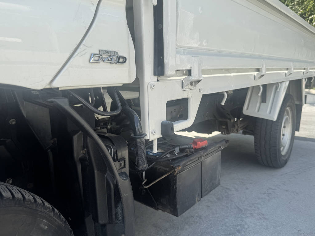 TOYOTA Dyna 100 3.0 D-4D-image-14