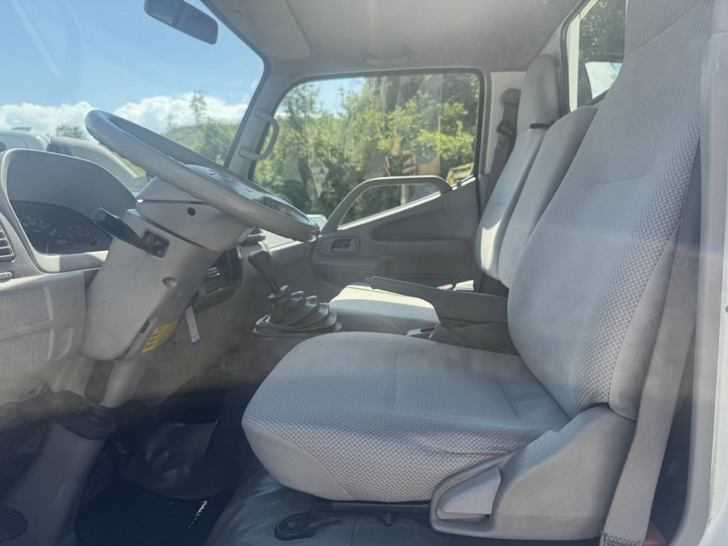 TOYOTA Dyna 100 3.0 D-4D-image-7