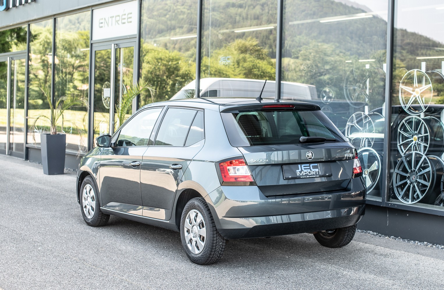 SKODA Fabia 1.0 Active-showroom-element-3