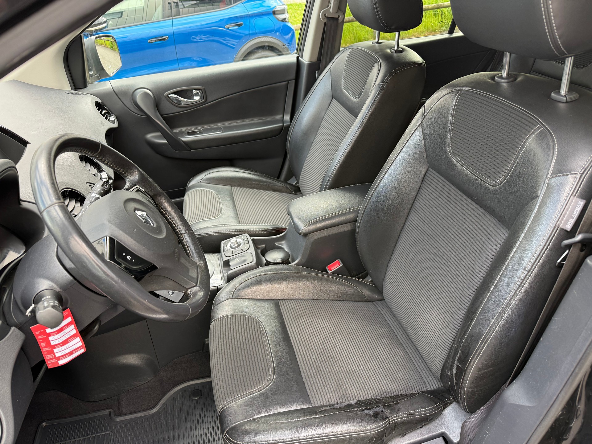 RENAULT Koleos 2.5 Swiss Edition 4x4 Automatic-image-8