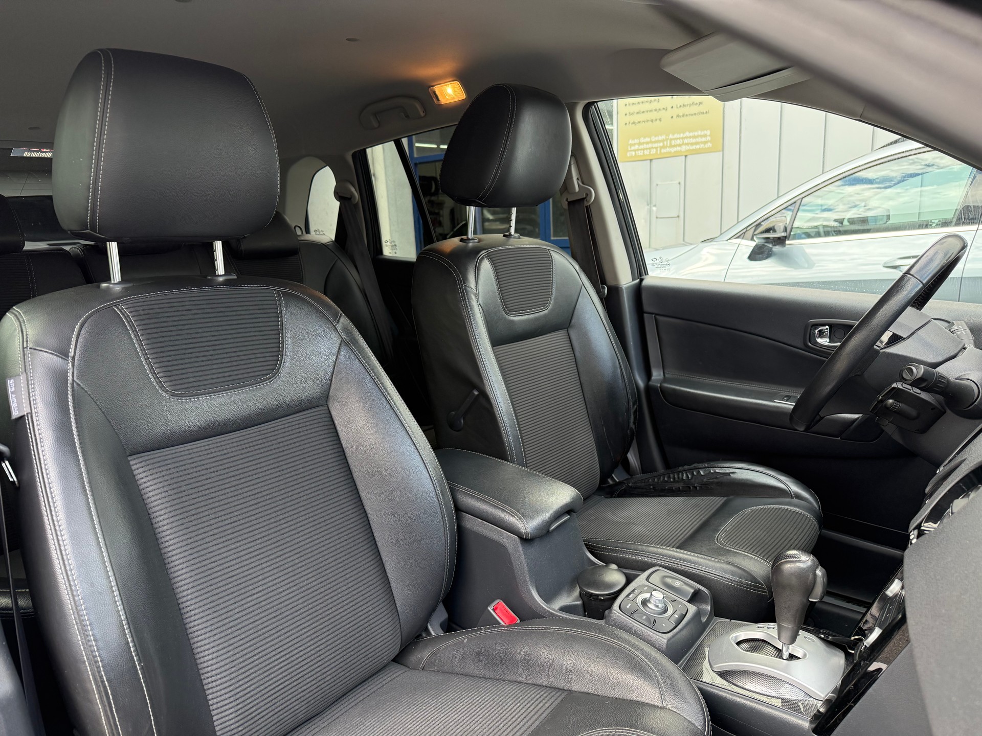 RENAULT Koleos 2.5 Swiss Edition 4x4 Automatic-image-11