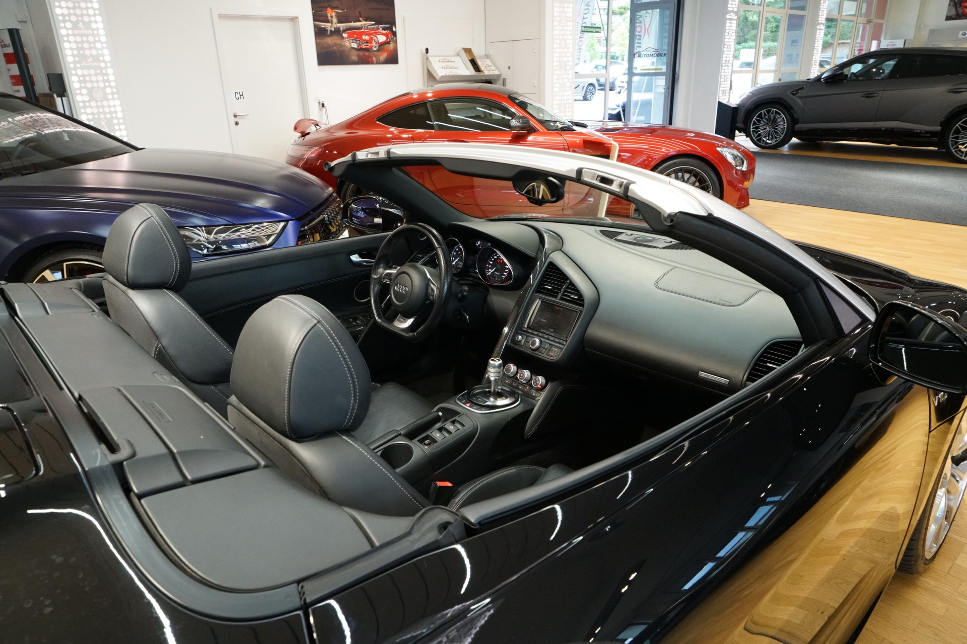 AUDI R8 Spyder 5.2-image-11