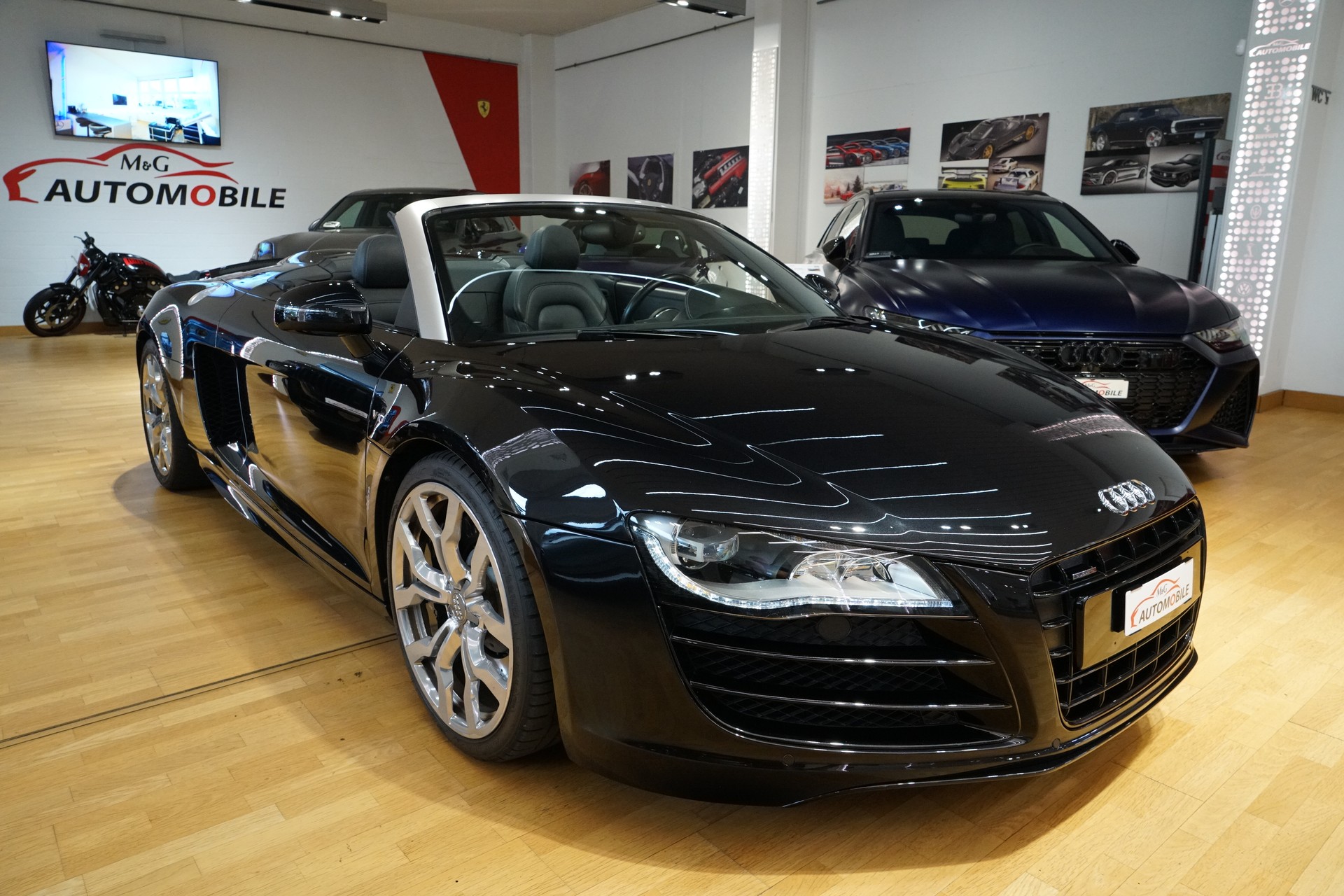 AUDI R8 Spyder 5.2-showroom-element-2