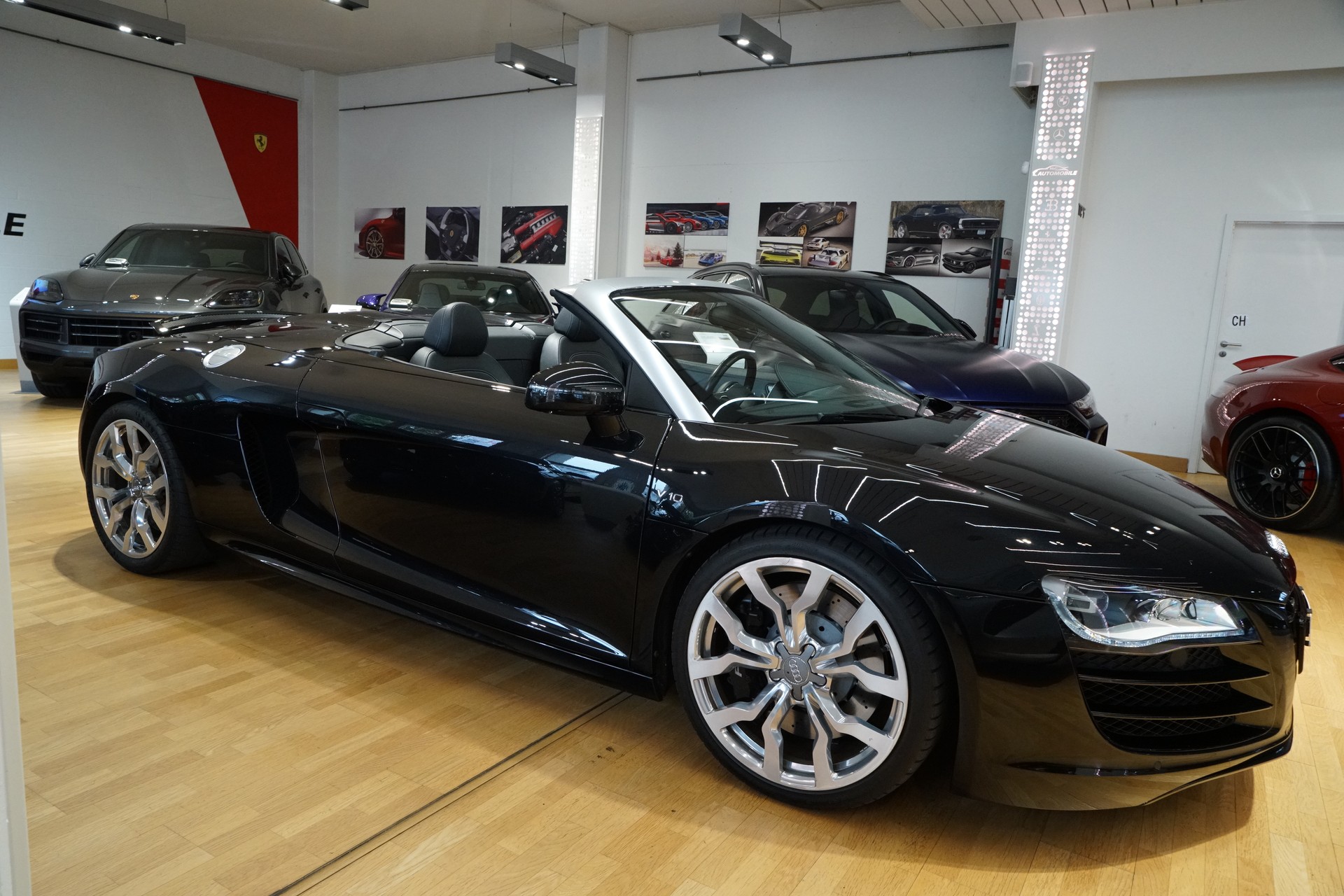 AUDI R8 Spyder 5.2-image-8