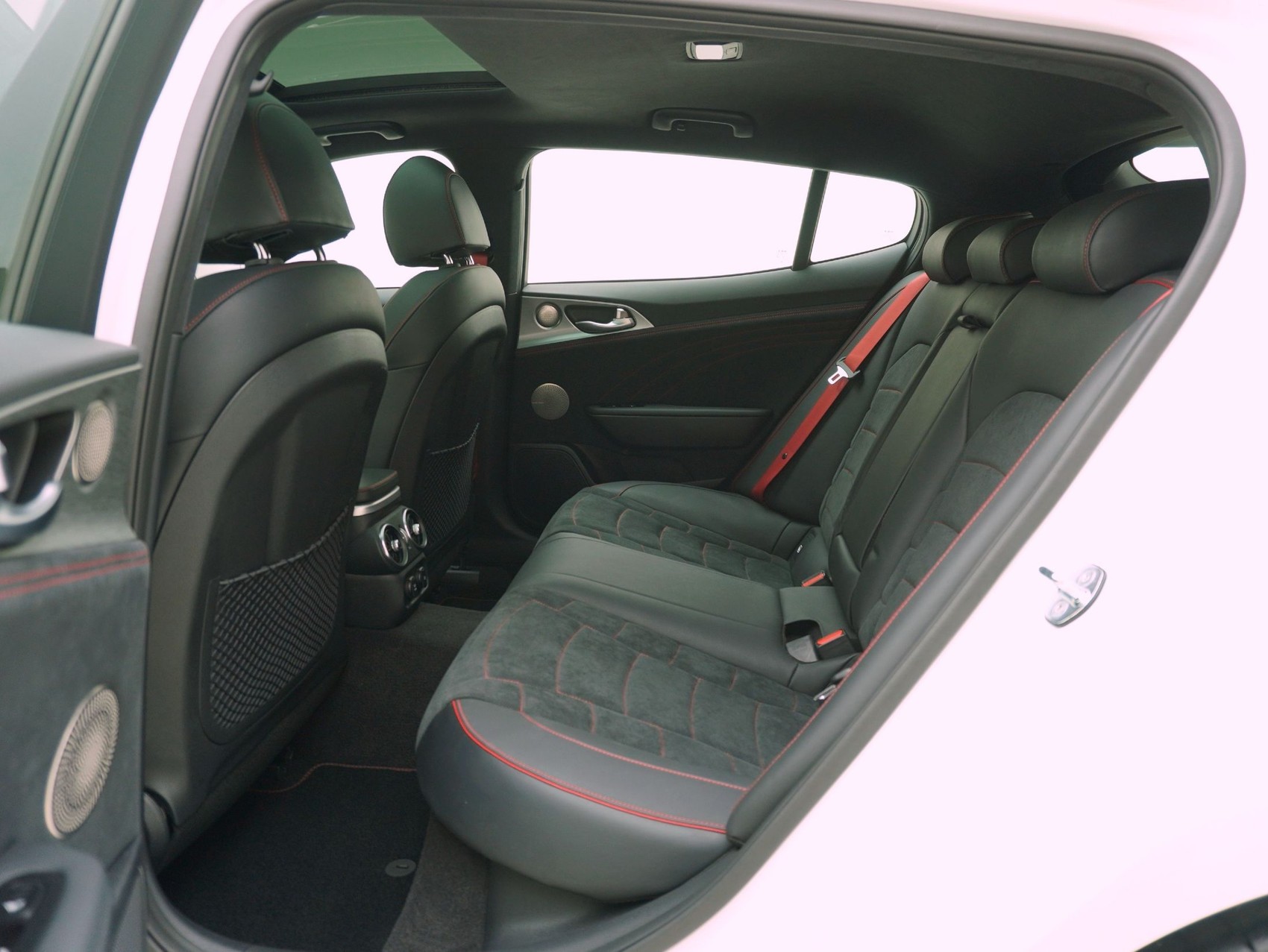 KIA Stinger GT 3.3 T-GDi 4WD-image-12