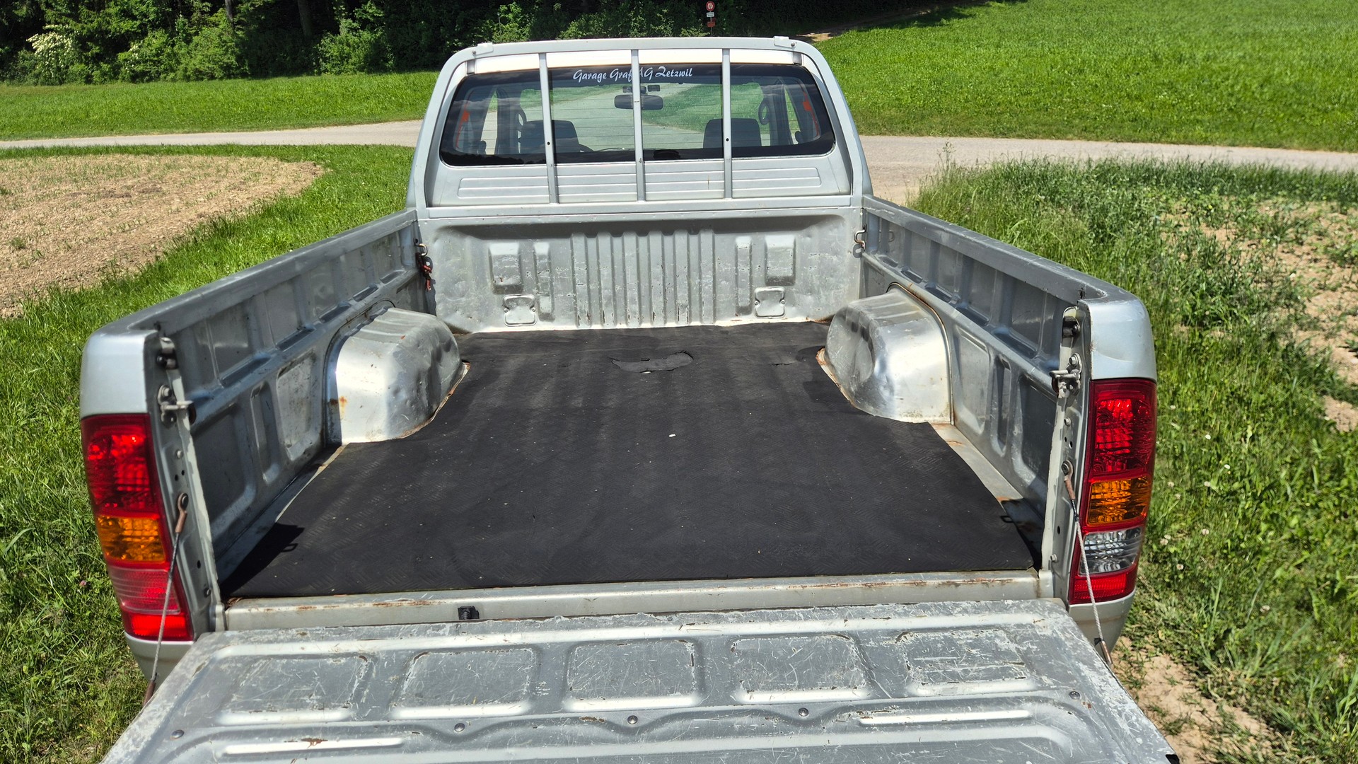 TOYOTA Hilux 4x4 ExtraCab LineaLuna-image-4
