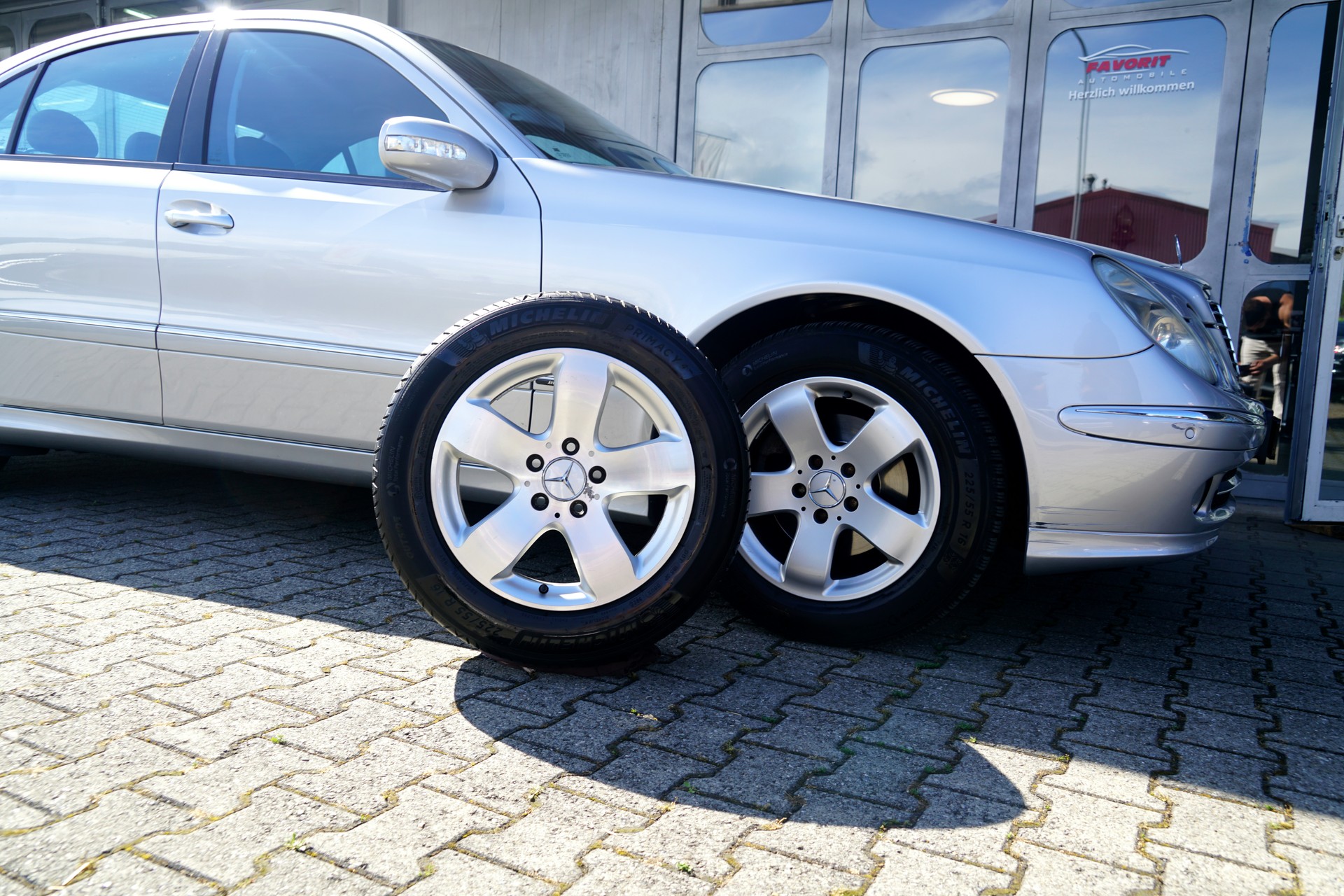MERCEDES-BENZ E 320 CDI Avantgarde Automatic-image-15
