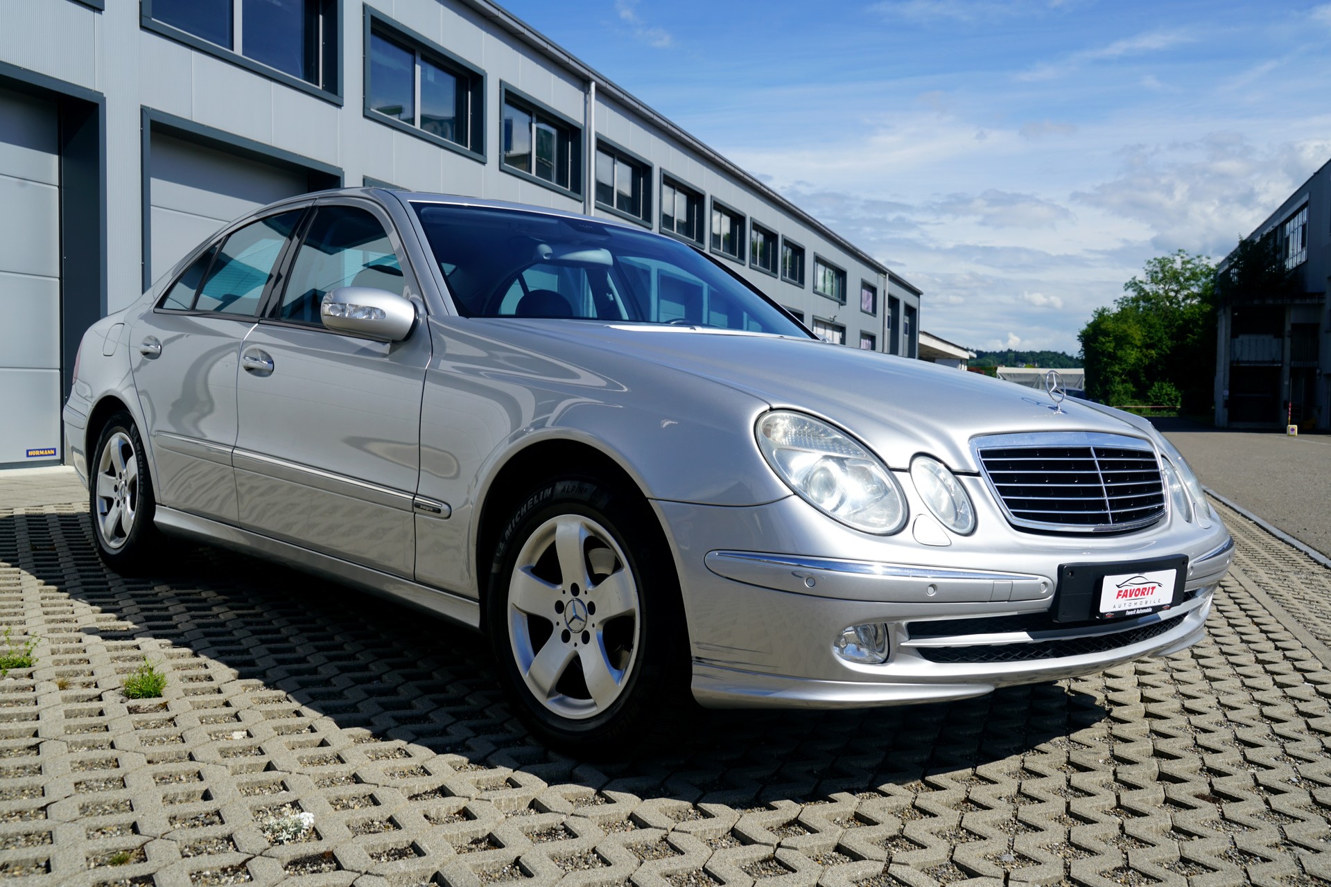 MERCEDES-BENZ E 320 CDI Avantgarde Automatic-image-6