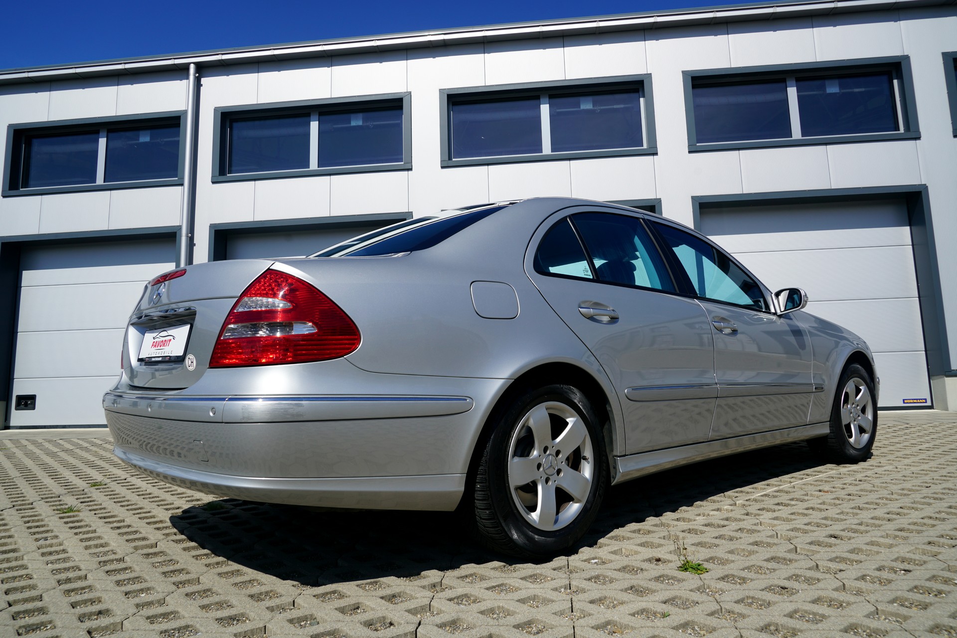 MERCEDES-BENZ E 320 CDI Avantgarde Automatic-image-9