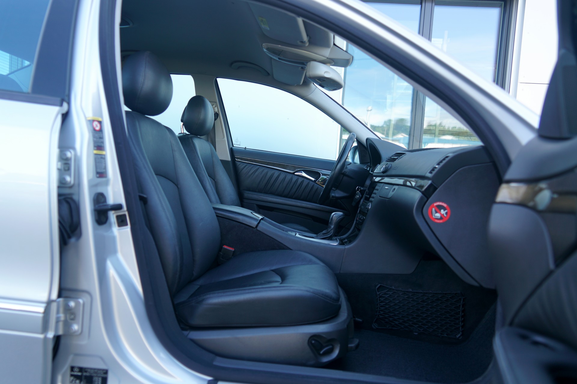 MERCEDES-BENZ E 320 CDI Avantgarde Automatic-image-11