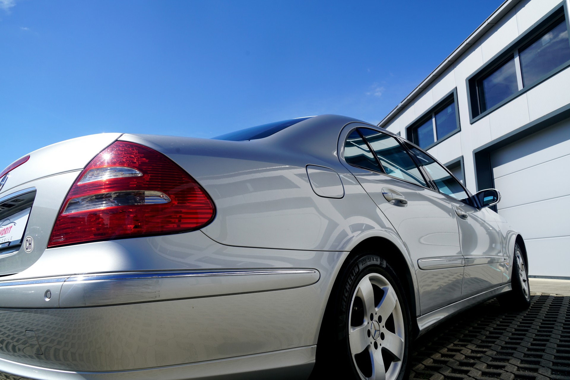 MERCEDES-BENZ E 320 CDI Avantgarde Automatic-image-2