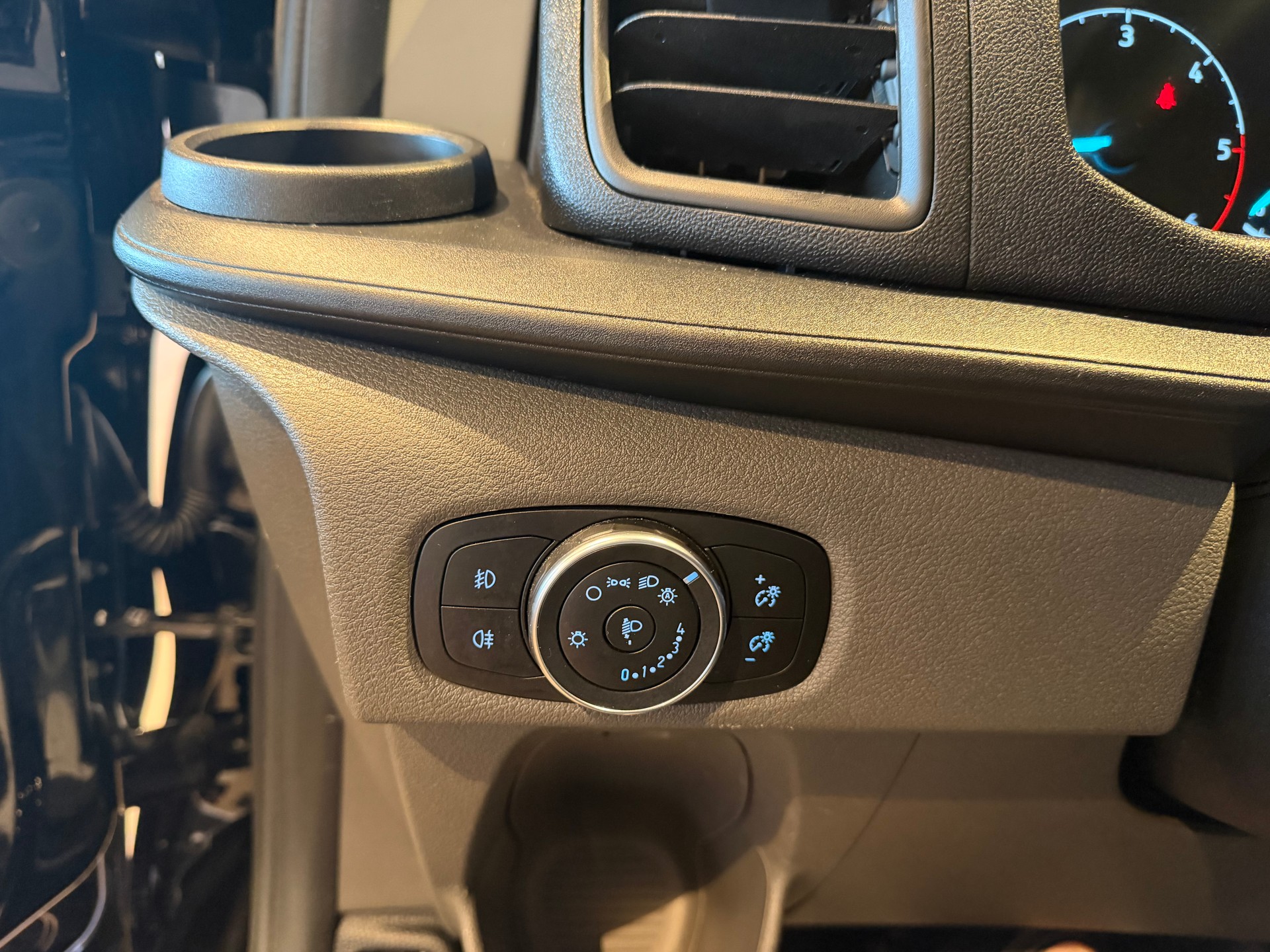 FORD Transit Custombi 320 L2 2.0 TDCi 130 Trend-image-15