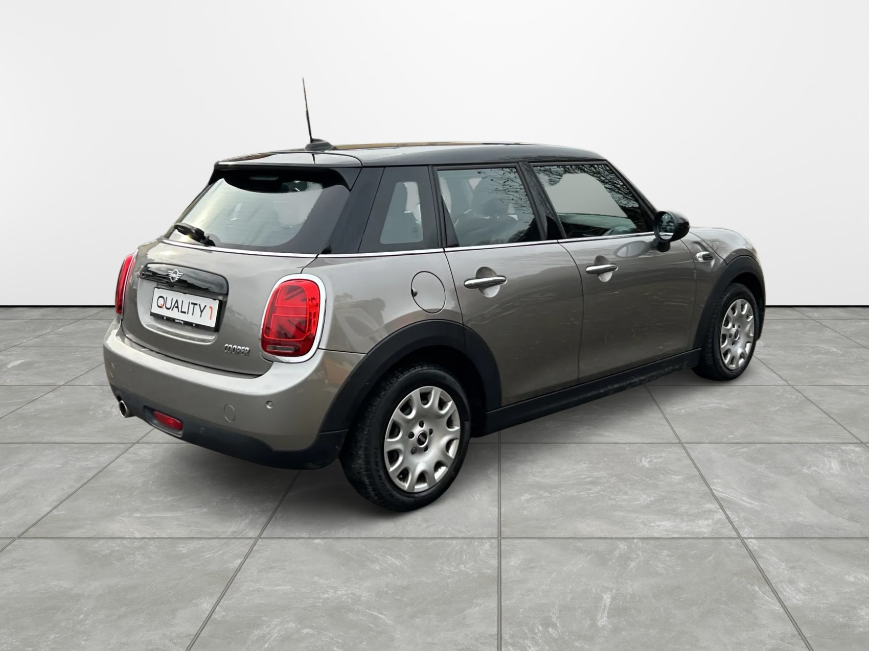 MINI Cooper Steptronic DKG-image-3
