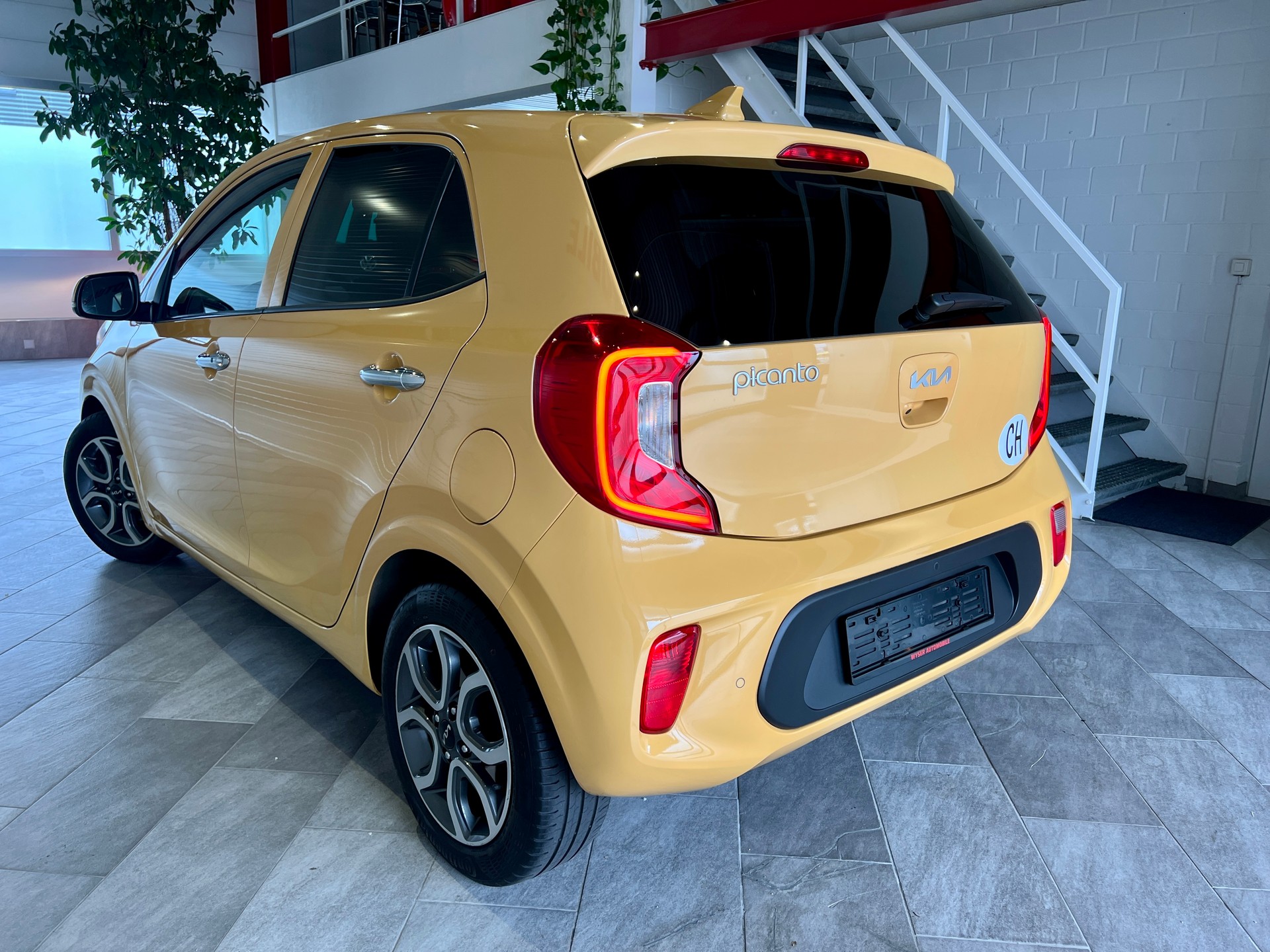 KIA Picanto 1.2 CVVT Style AMT-image-4