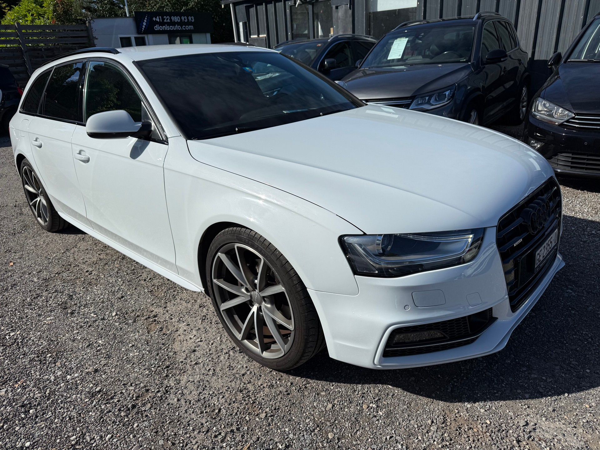 AUDI A4 Avant 2.0 TDI quattro S-tronic-showroom-element-1