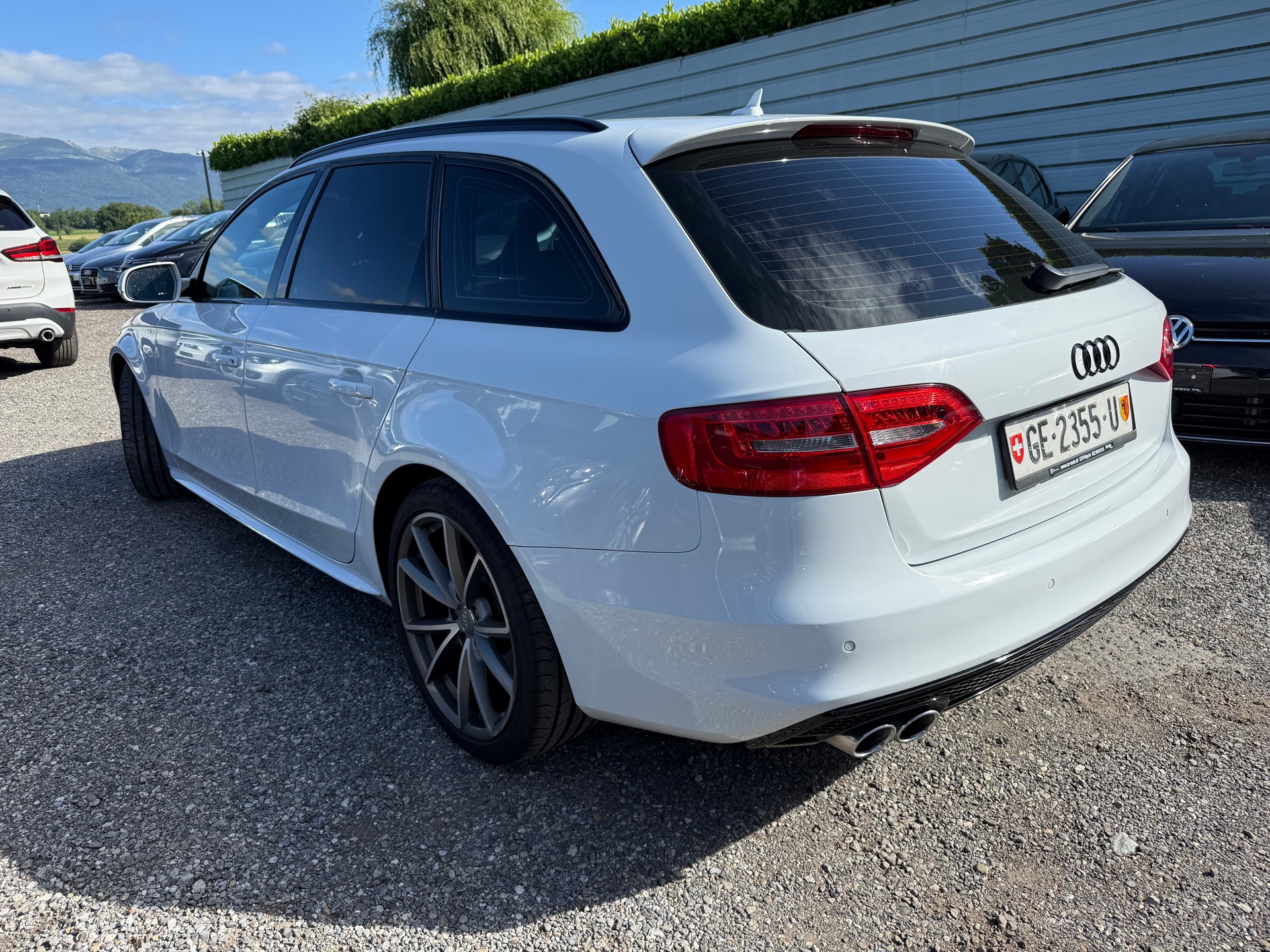 AUDI A4 Avant 2.0 TDI quattro S-tronic-showroom-element-3