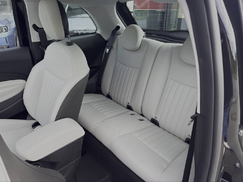 FIAT 500 1.0 Hybrid La Prima-image-9