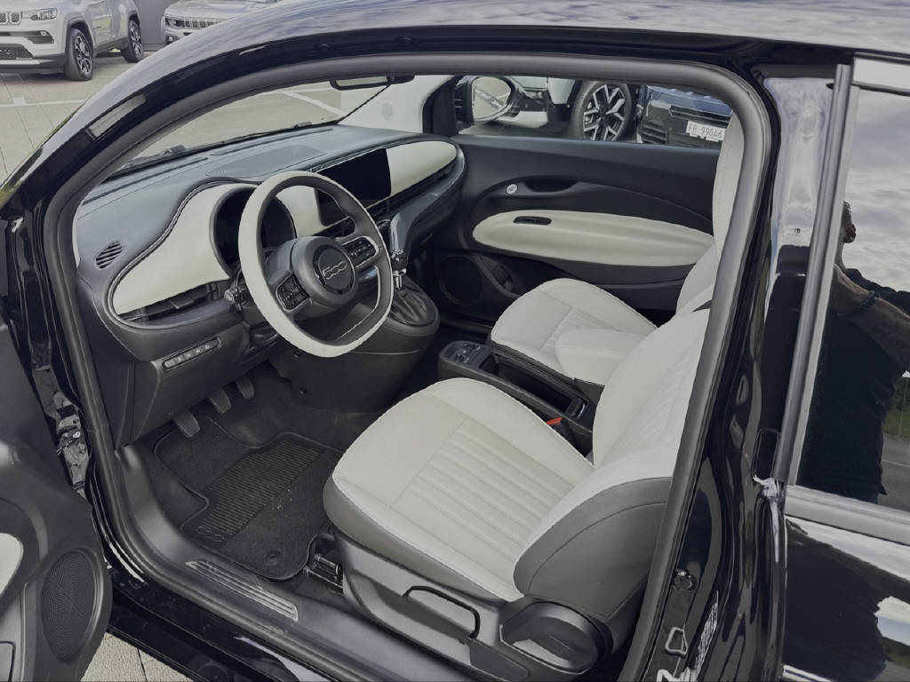 FIAT 500 1.0 Hybrid La Prima-image-8