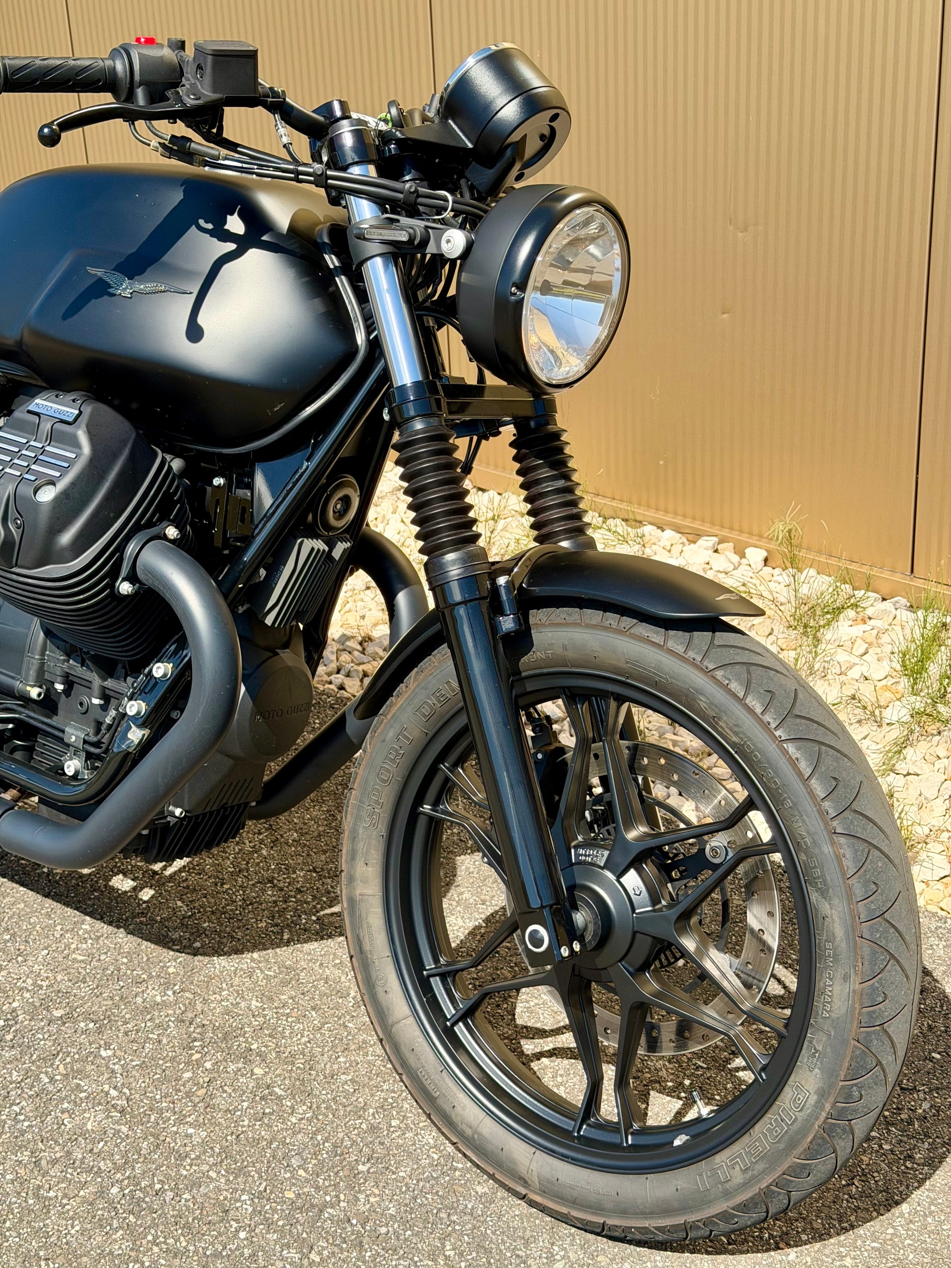 MOTO GUZZI V7 III Stone S-image-1