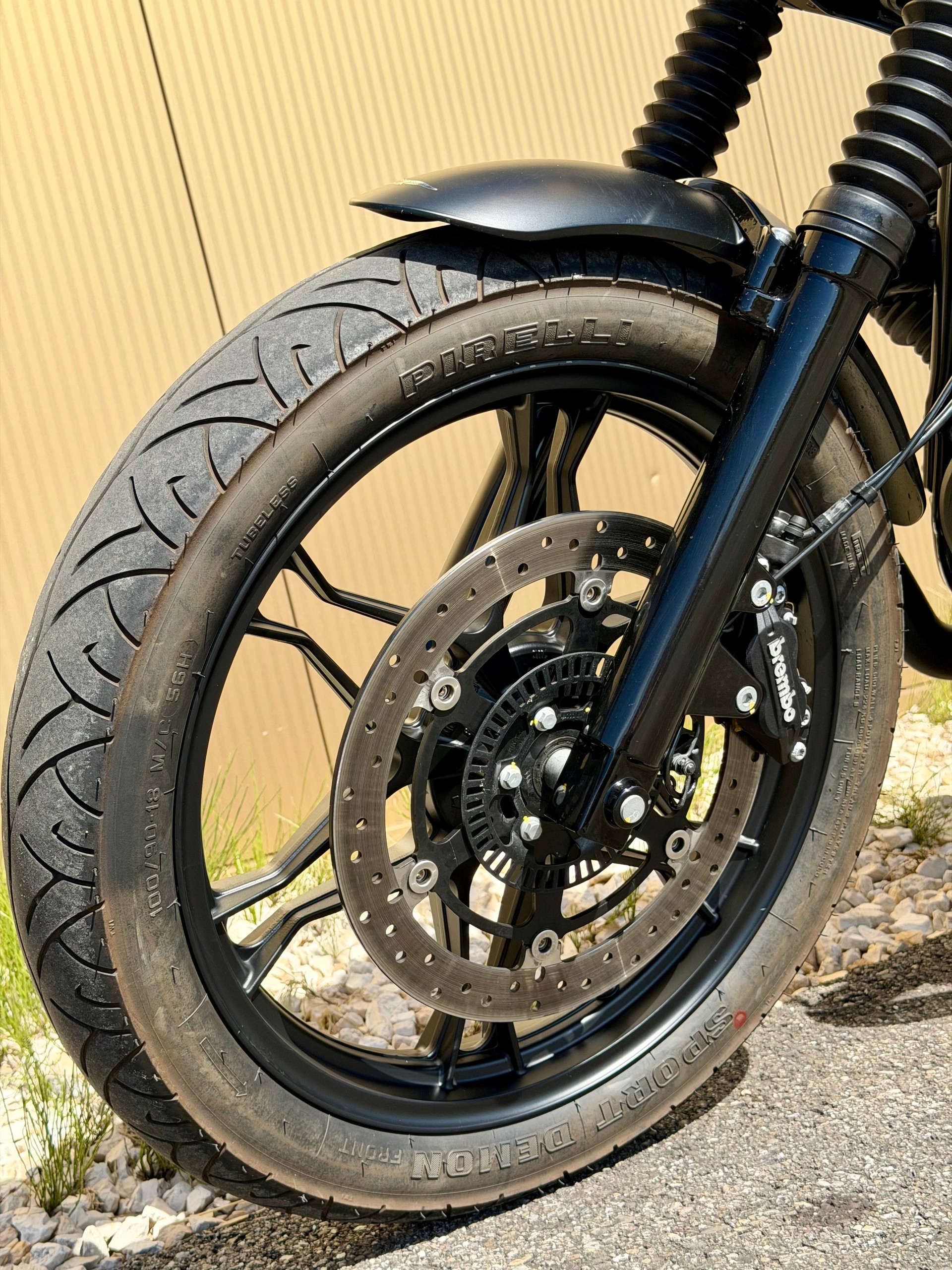 MOTO GUZZI V7 III Stone S-image-8