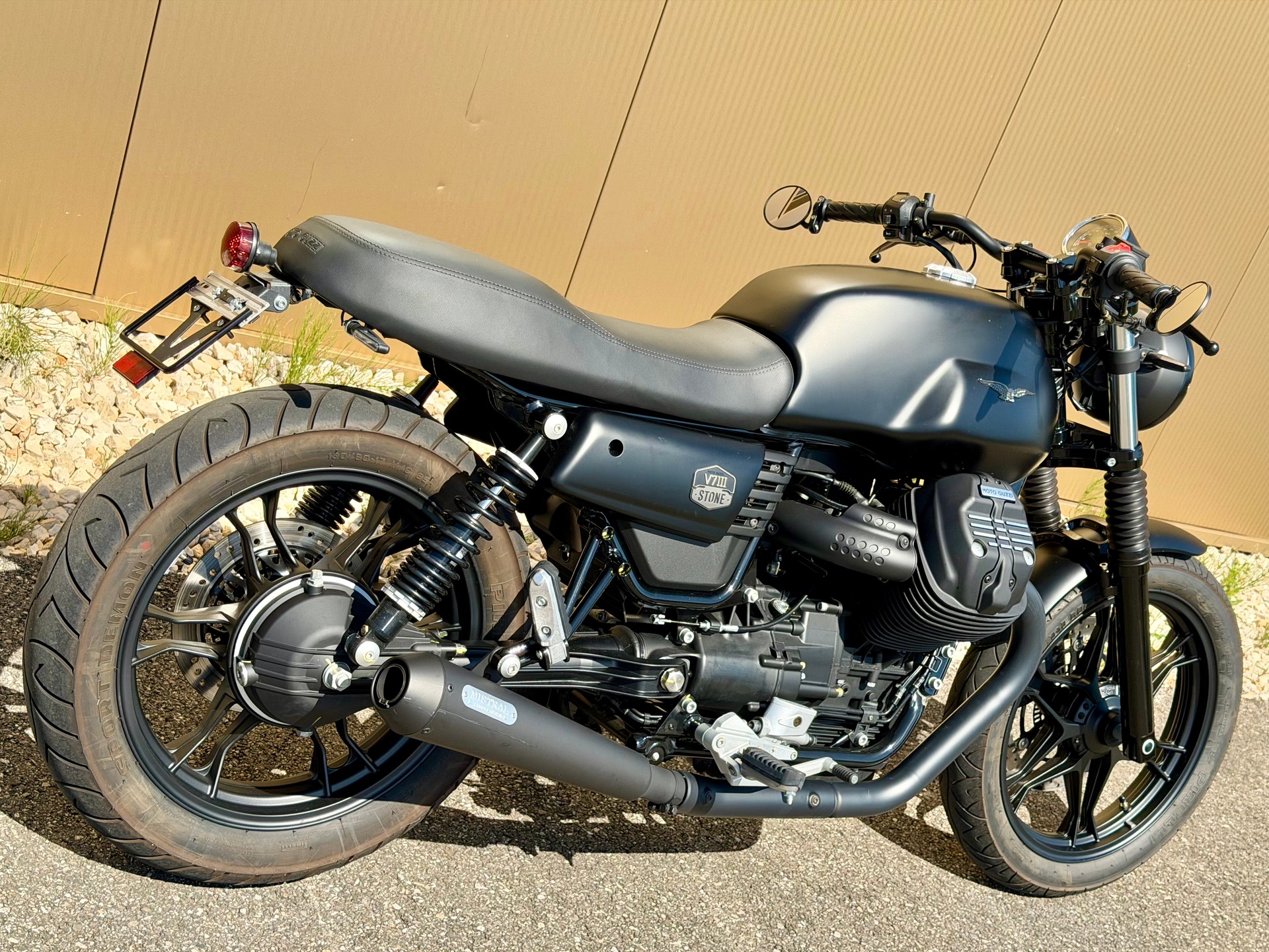 MOTO GUZZI V7 III Stone S-image-4