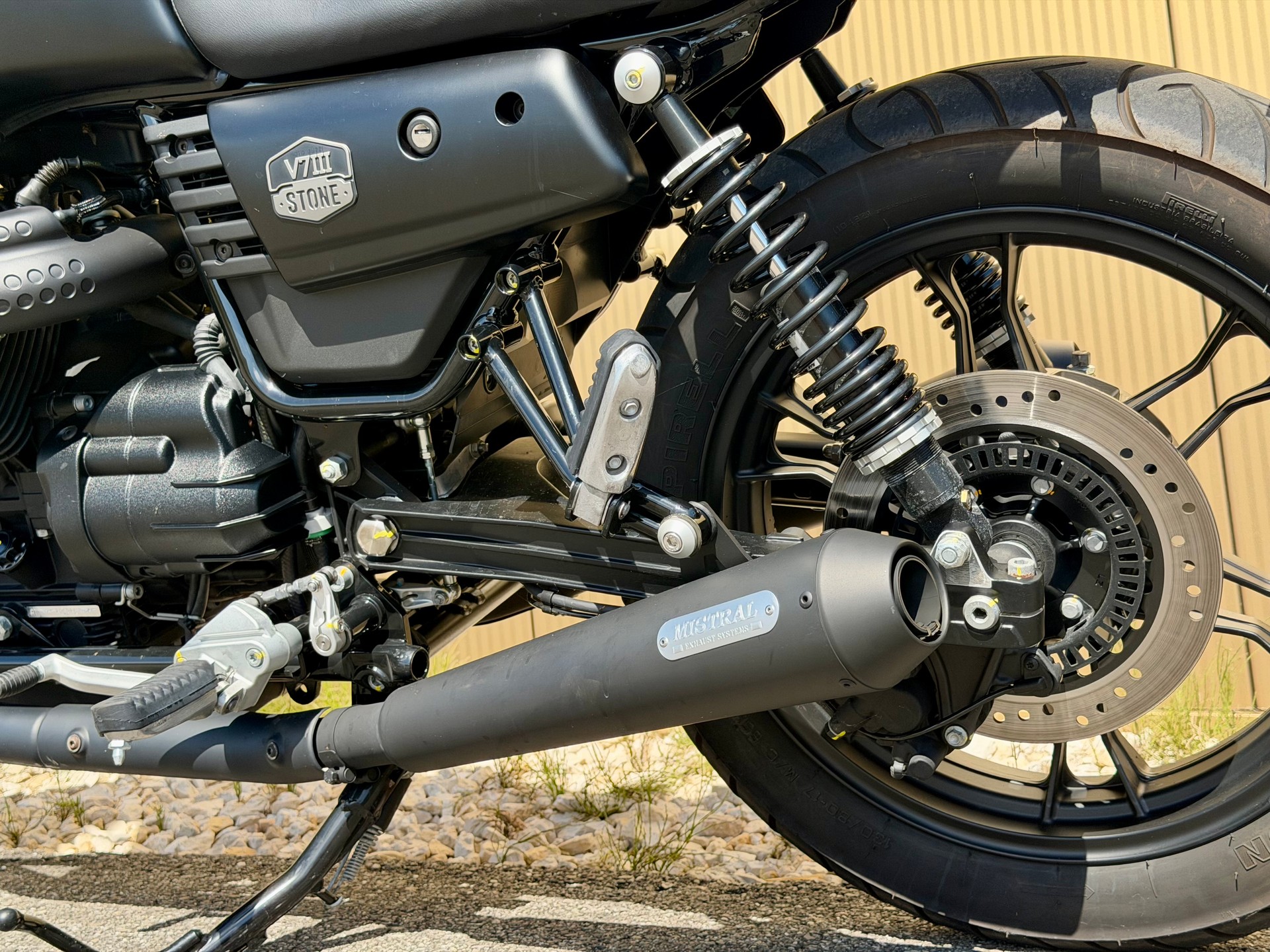 MOTO GUZZI V7 III Stone S-image-13
