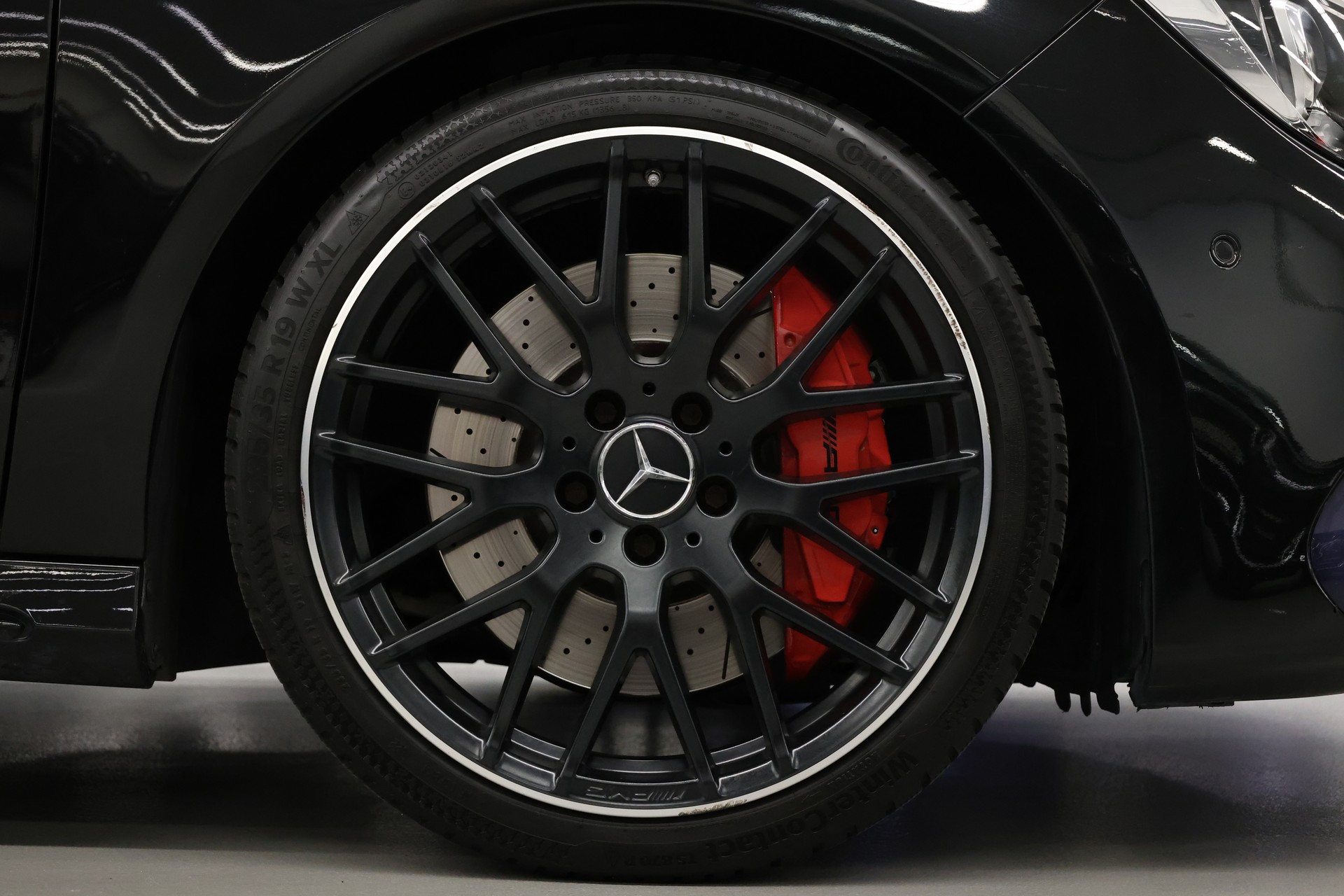 MERCEDES-BENZ CLA 45 AMG 4m Shooting Brake-image-12