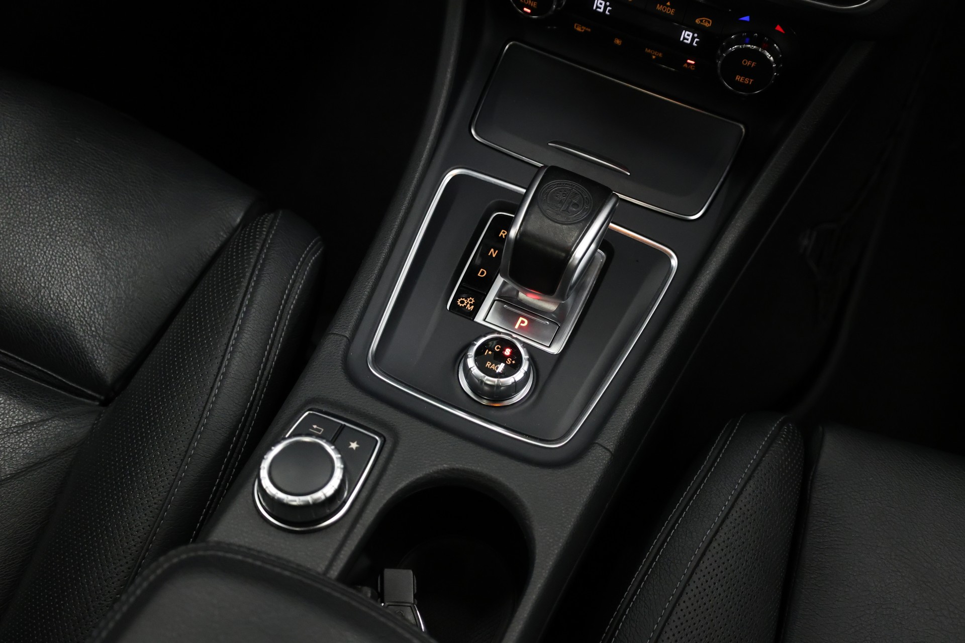 MERCEDES-BENZ CLA 45 AMG 4m Shooting Brake-image-21